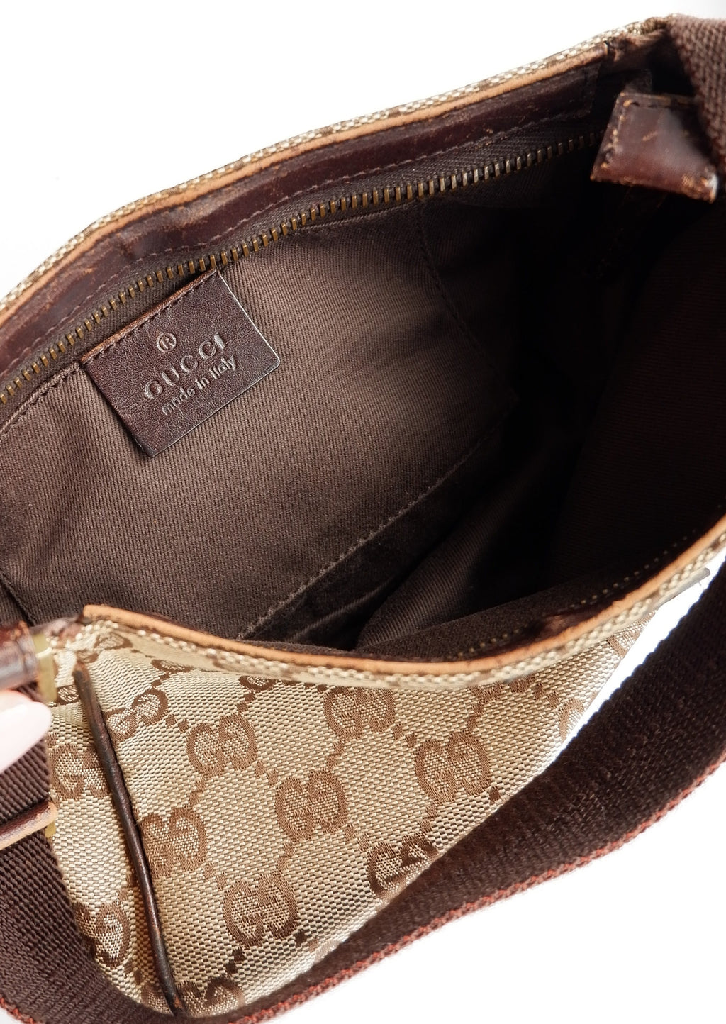 Authentique Sac bandoulière Gucci Micro en toile GG marron, d'occasion