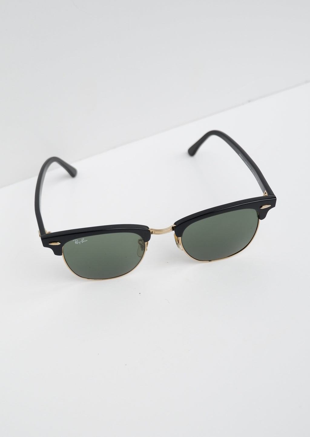 Authentiques lunettes de soleil Ray-Ban Clubmaster noires d'occasion