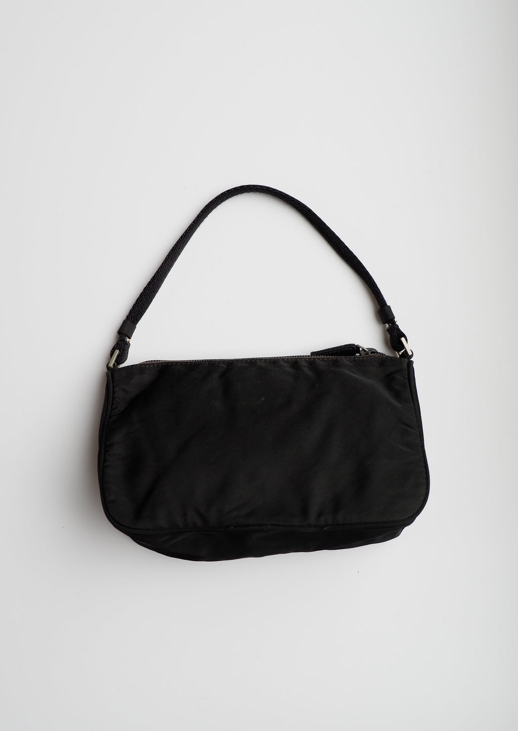 Authentique sac à bandoulière micro Prada en nylon noir d'occasion