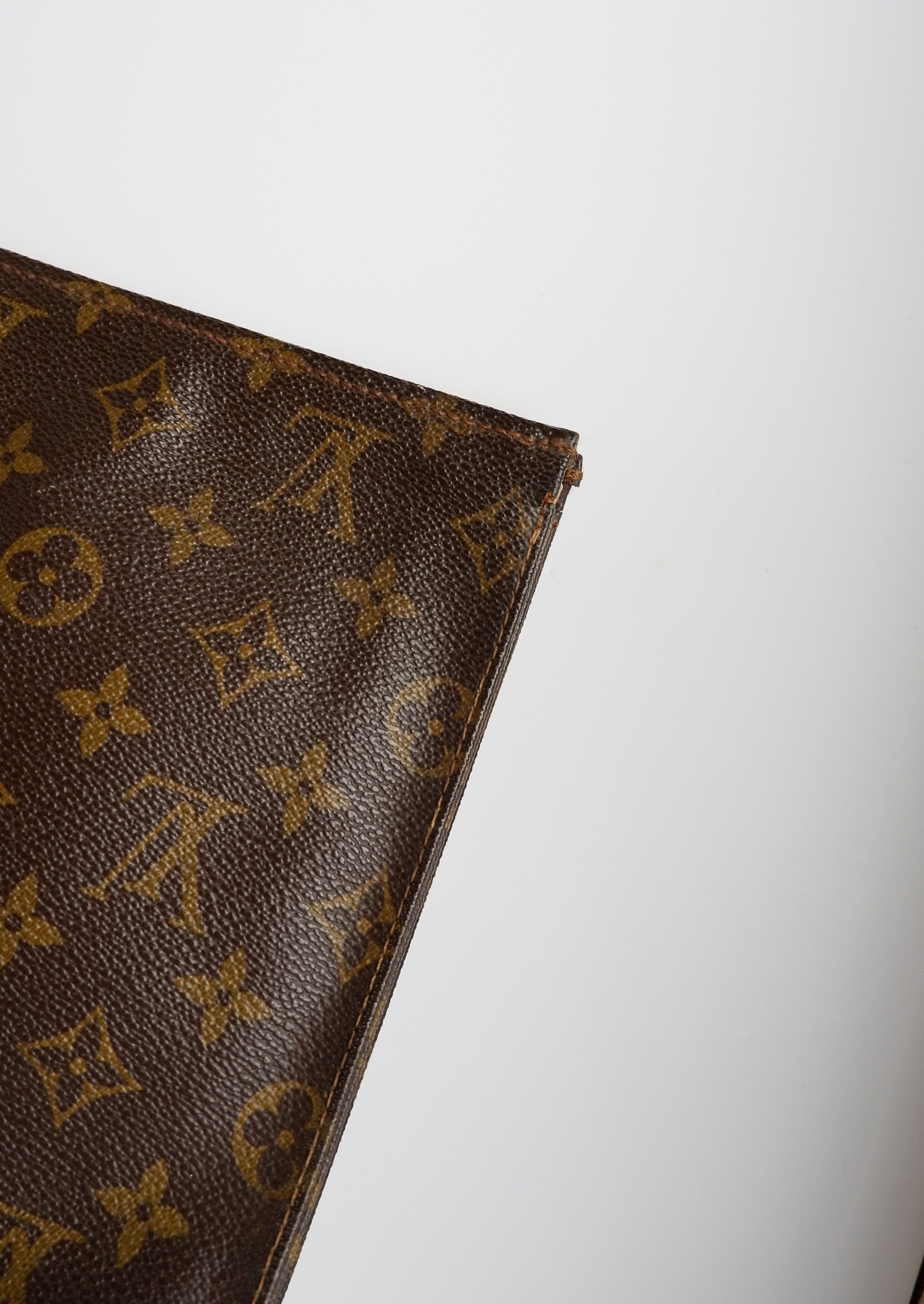 Trousse de Toilette 26 Monogram Louis Vuitton Vintage Authentique et d'Occasion