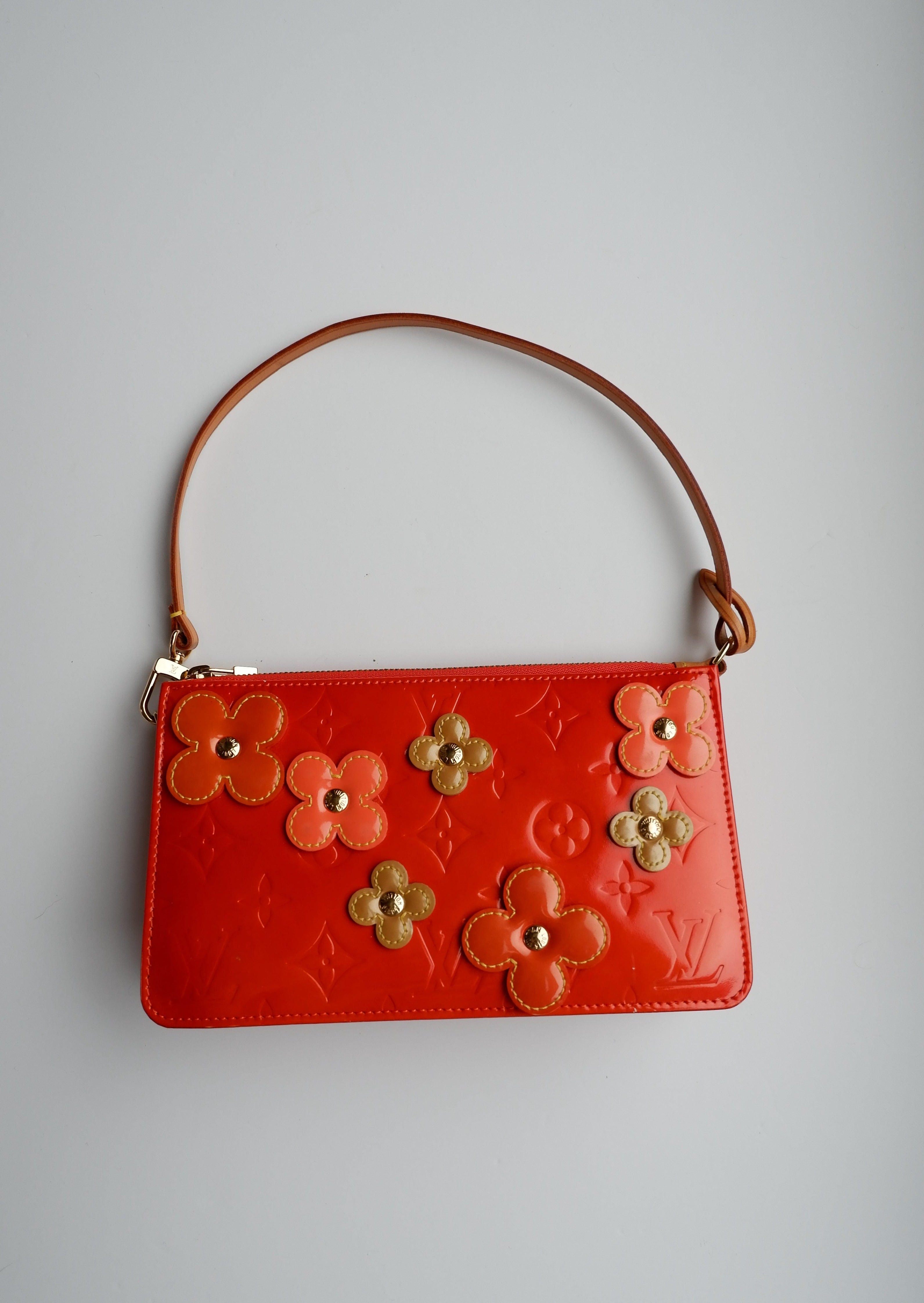 Pochette Lexington Louis Vuitton Vernis Rouge Fleurie Pré-aimée Authentique + Collier Ras du Cou Assorti