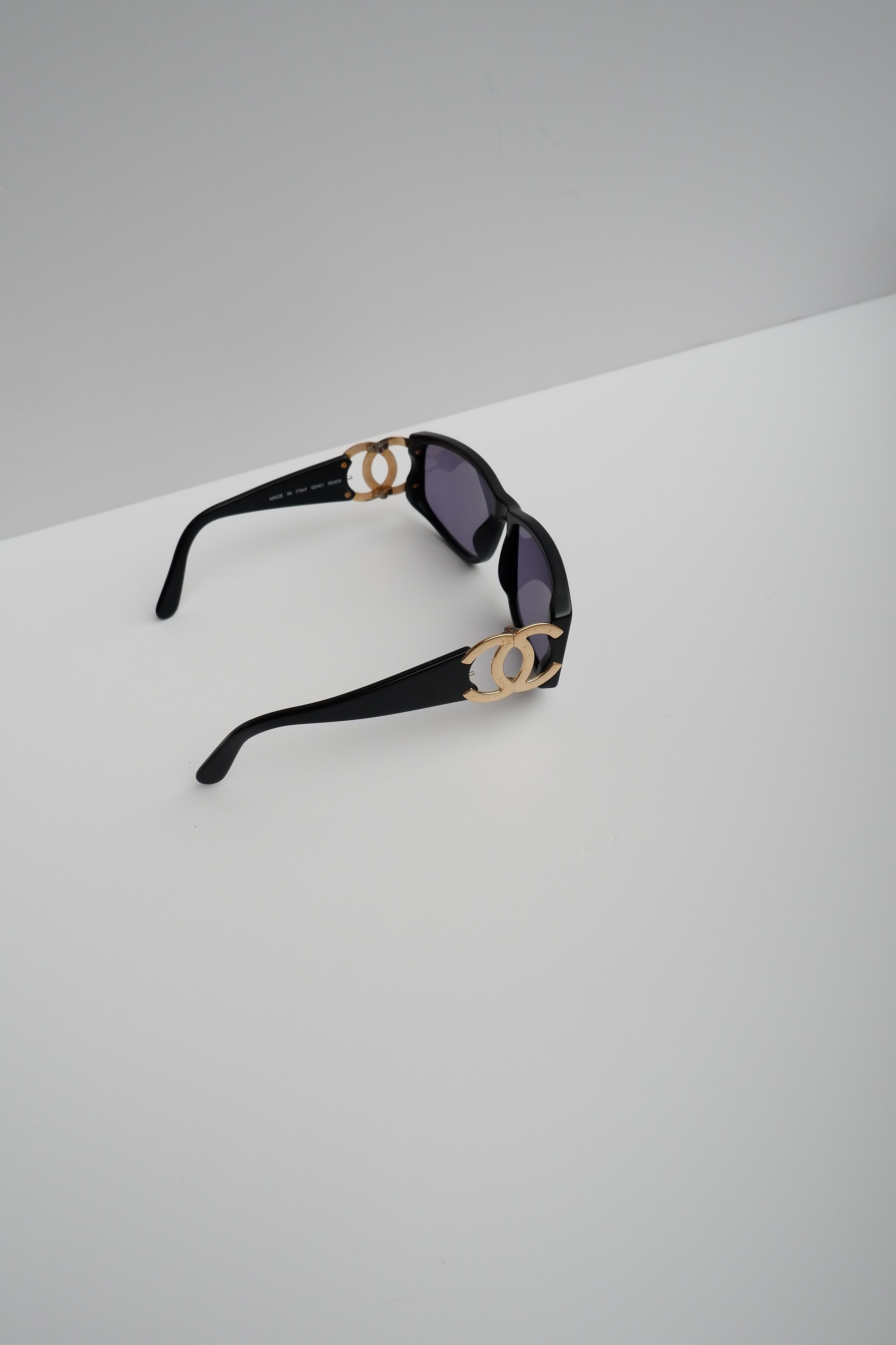Authentiques lunettes de soleil vintage Chanel à monture carrée avec logo CC, d'occasion