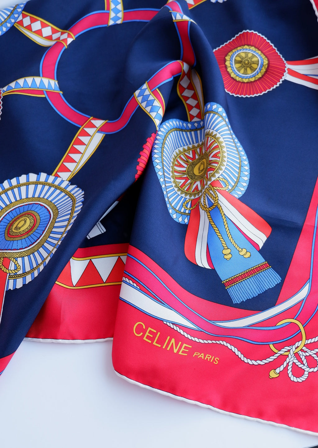 Authentique Écharpe en Soie Vintage Céline Rouge/Marine Imprimée