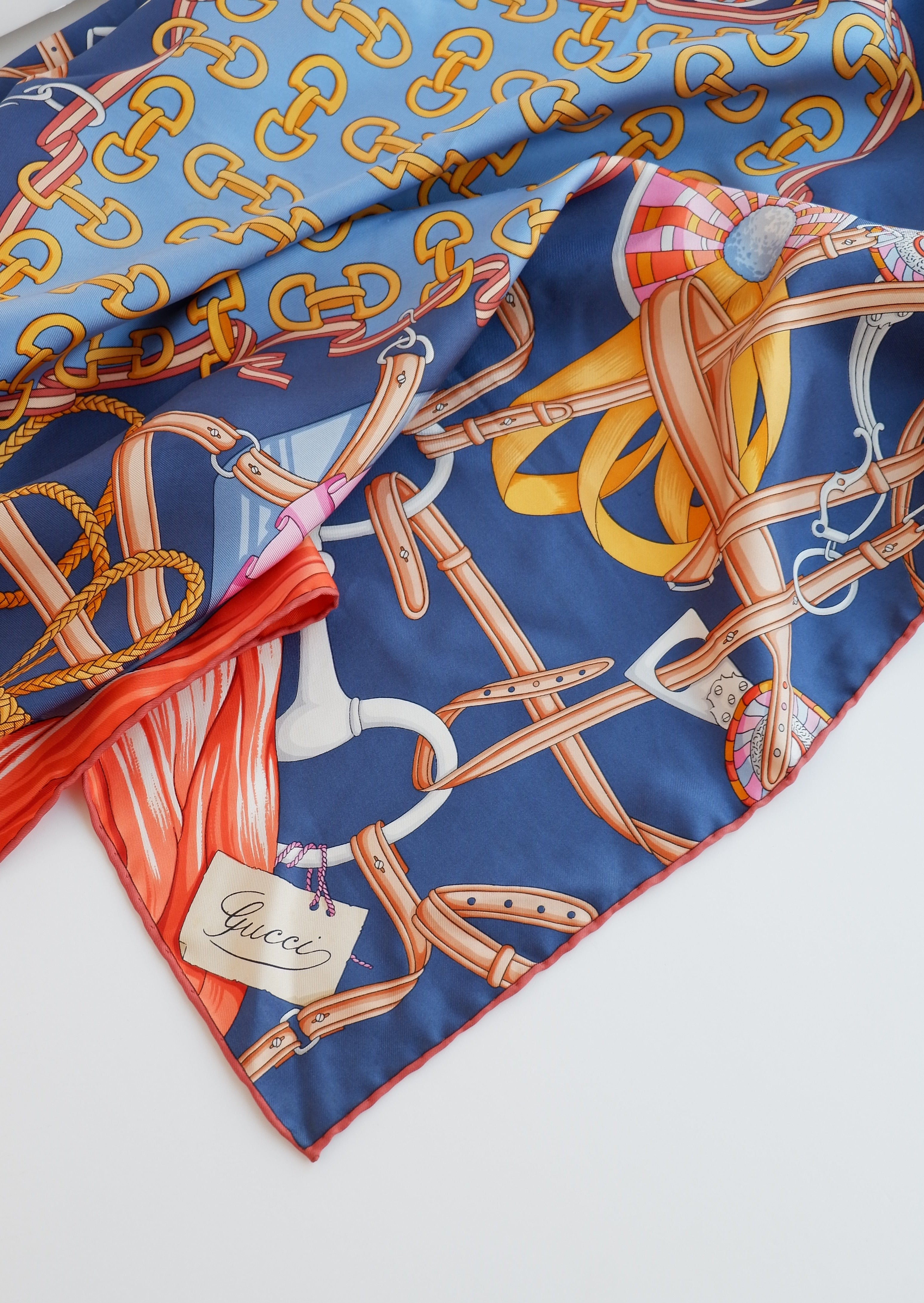 Écharpe authentique Gucci bleu marine/multicolore à imprimé mors de cheval, d'occasion