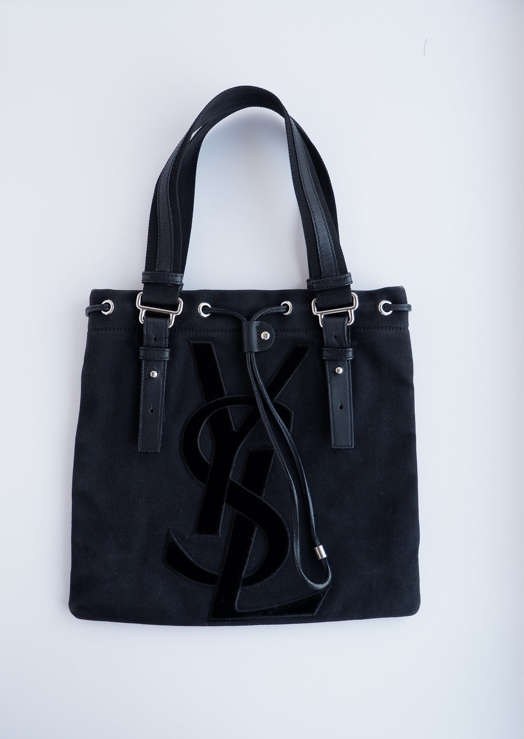 Sac cabas Saint Laurent YSL Kahala en toile noire, authentique et d'occasion