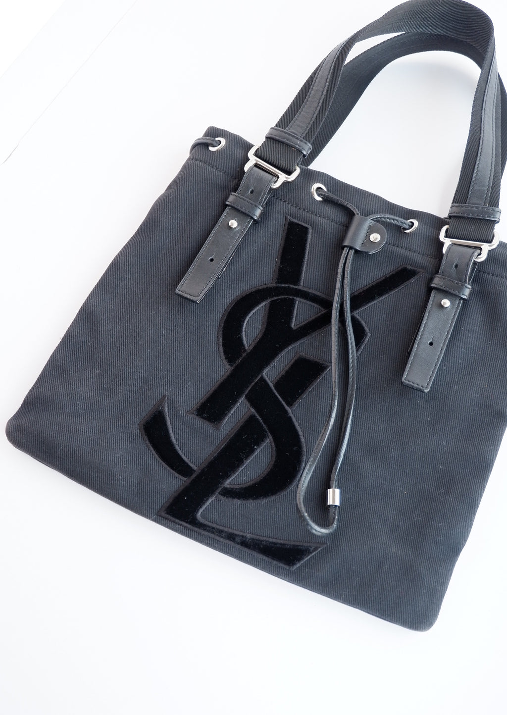 Sac cabas Saint Laurent YSL Kahala en toile noire, authentique et d'occasion
