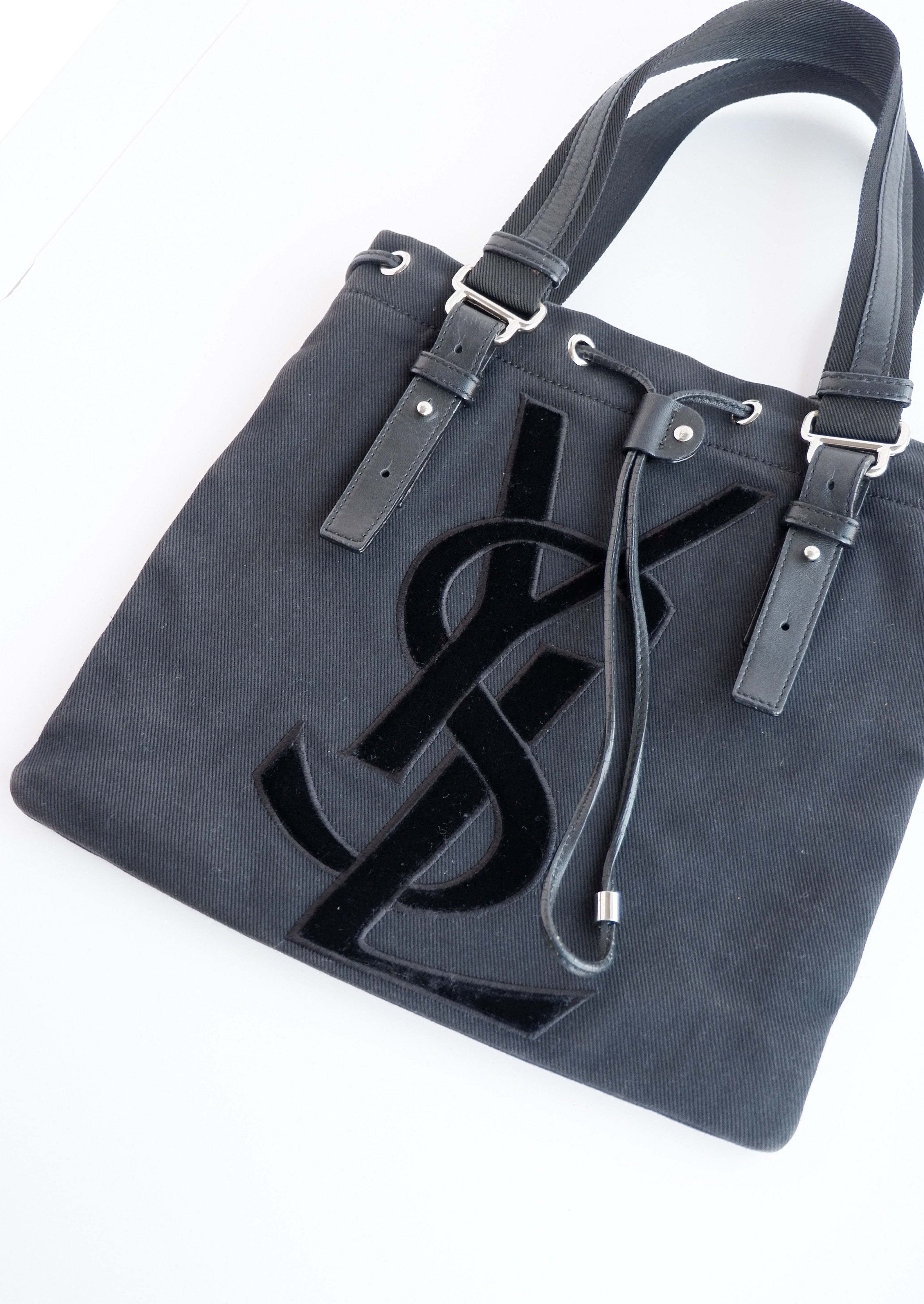 Sac cabas Saint Laurent YSL Kahala en toile noire, authentique et d'occasion