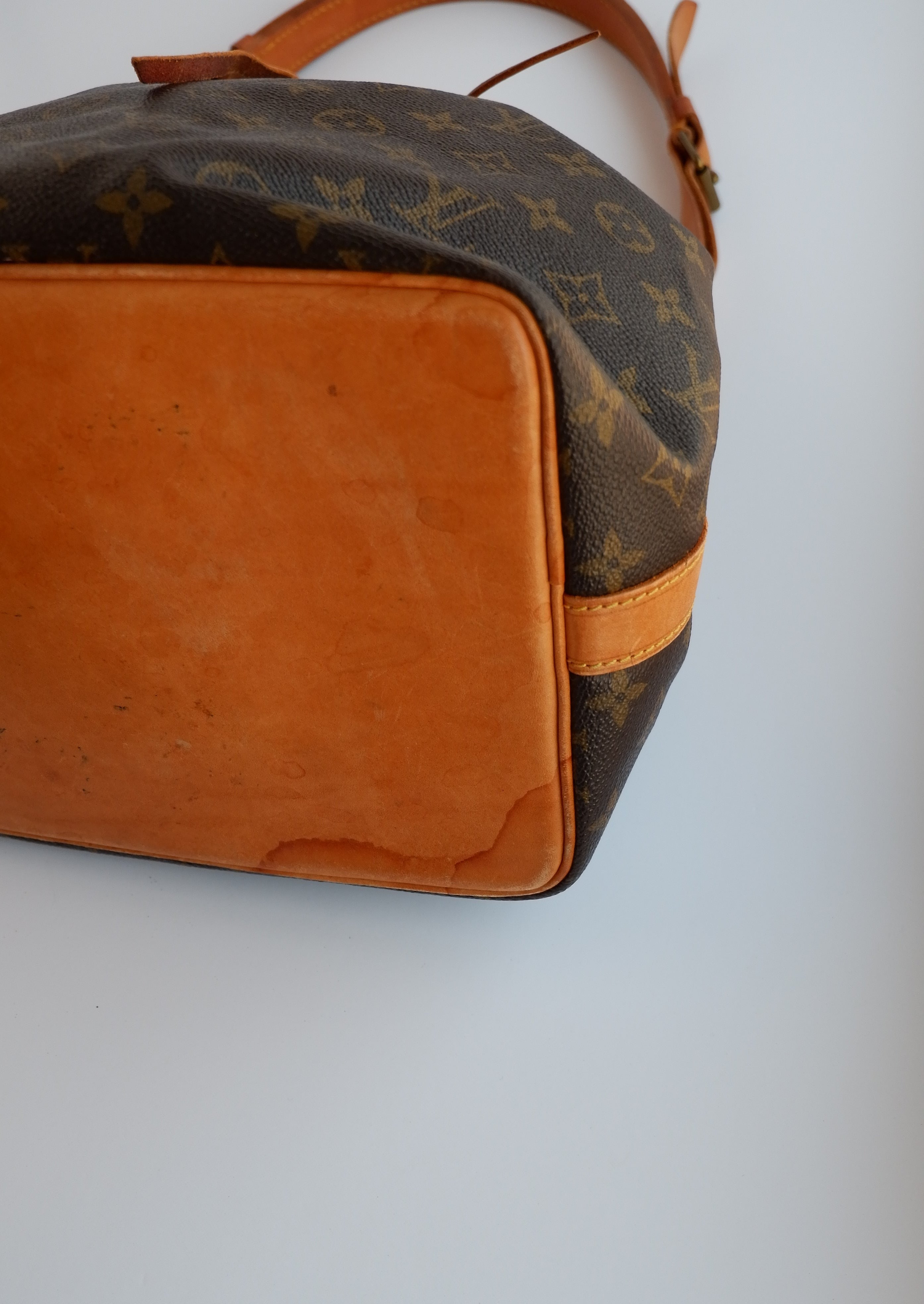 Authentique sac à bandoulière Louis Vuitton Monogram Petite Noé d'occasion