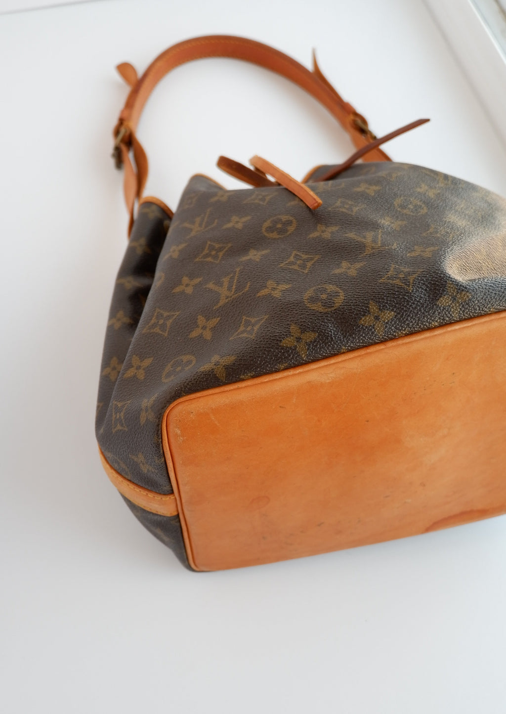 Authentique sac à bandoulière Louis Vuitton Monogram Petite Noé d'occasion