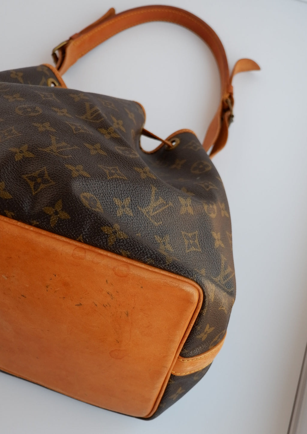 Authentique sac à bandoulière Louis Vuitton Monogram Petite Noé d'occasion