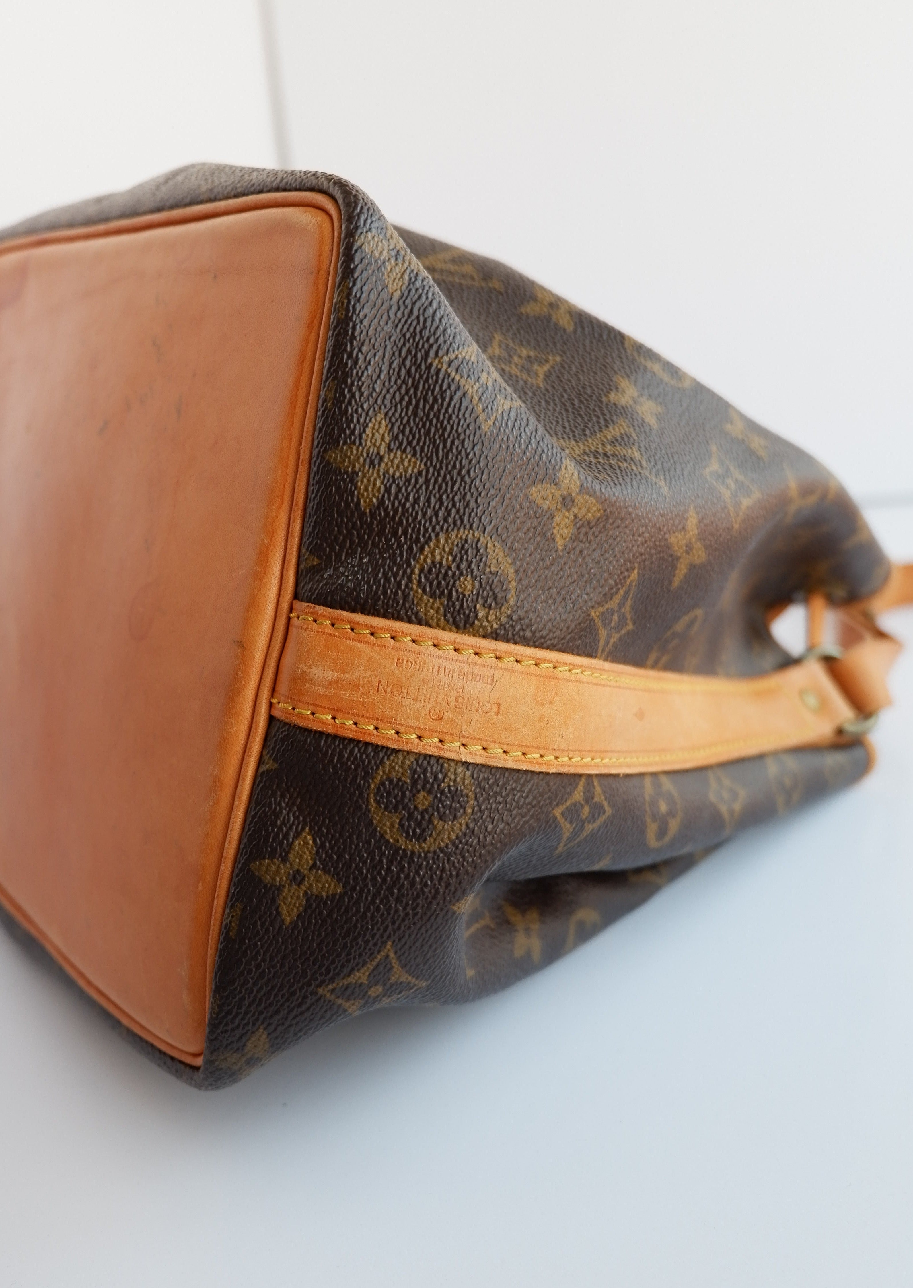 Authentique sac à bandoulière Louis Vuitton Monogram Petite Noé d'occasion