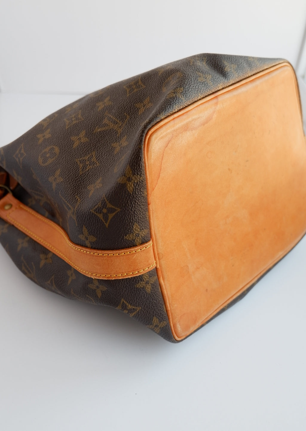 Authentique sac à bandoulière Louis Vuitton Monogram Petite Noé d'occasion