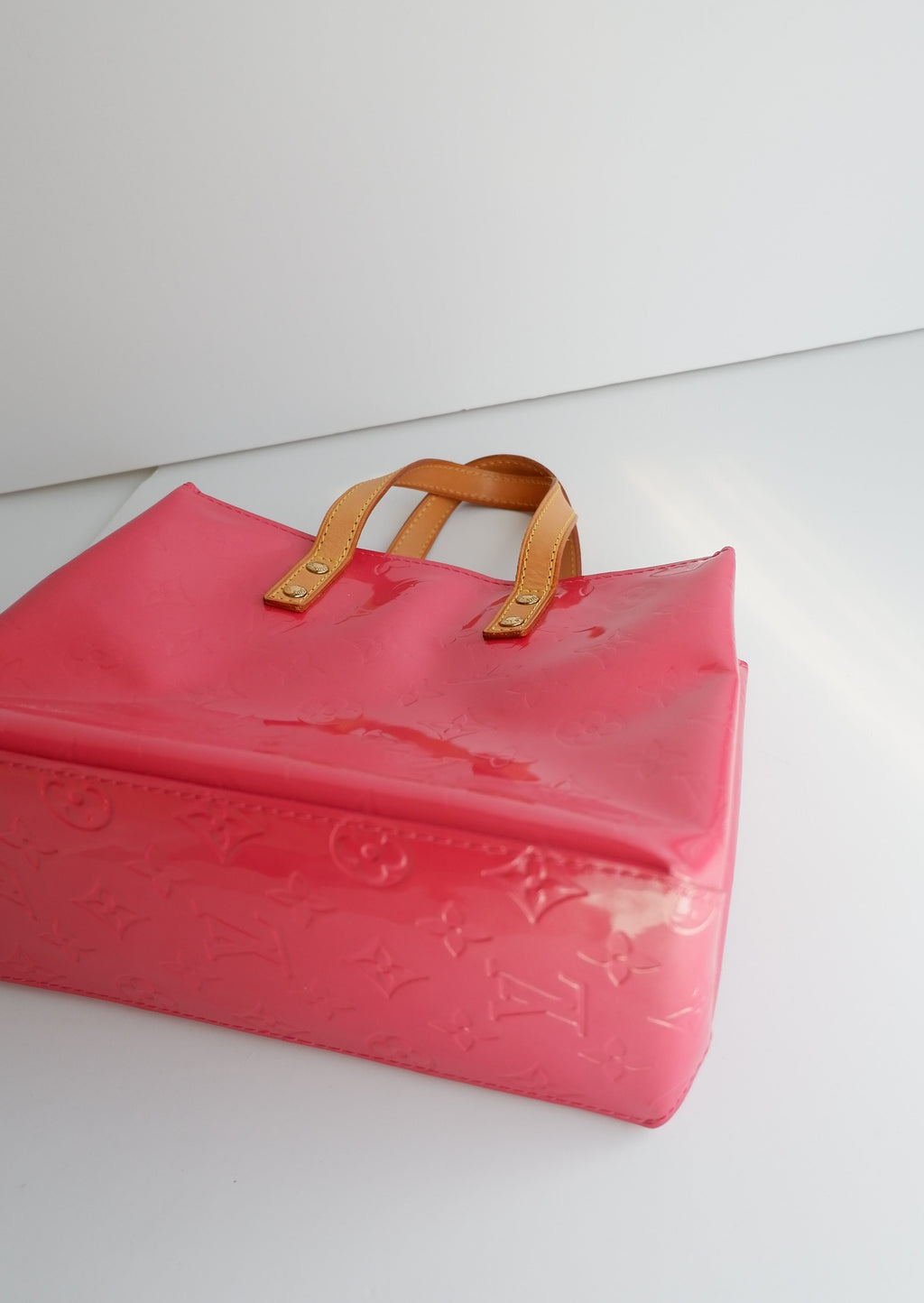 Authentique Sac Louis Vuitton Reade en Vernis Monogram Rose d'occasion