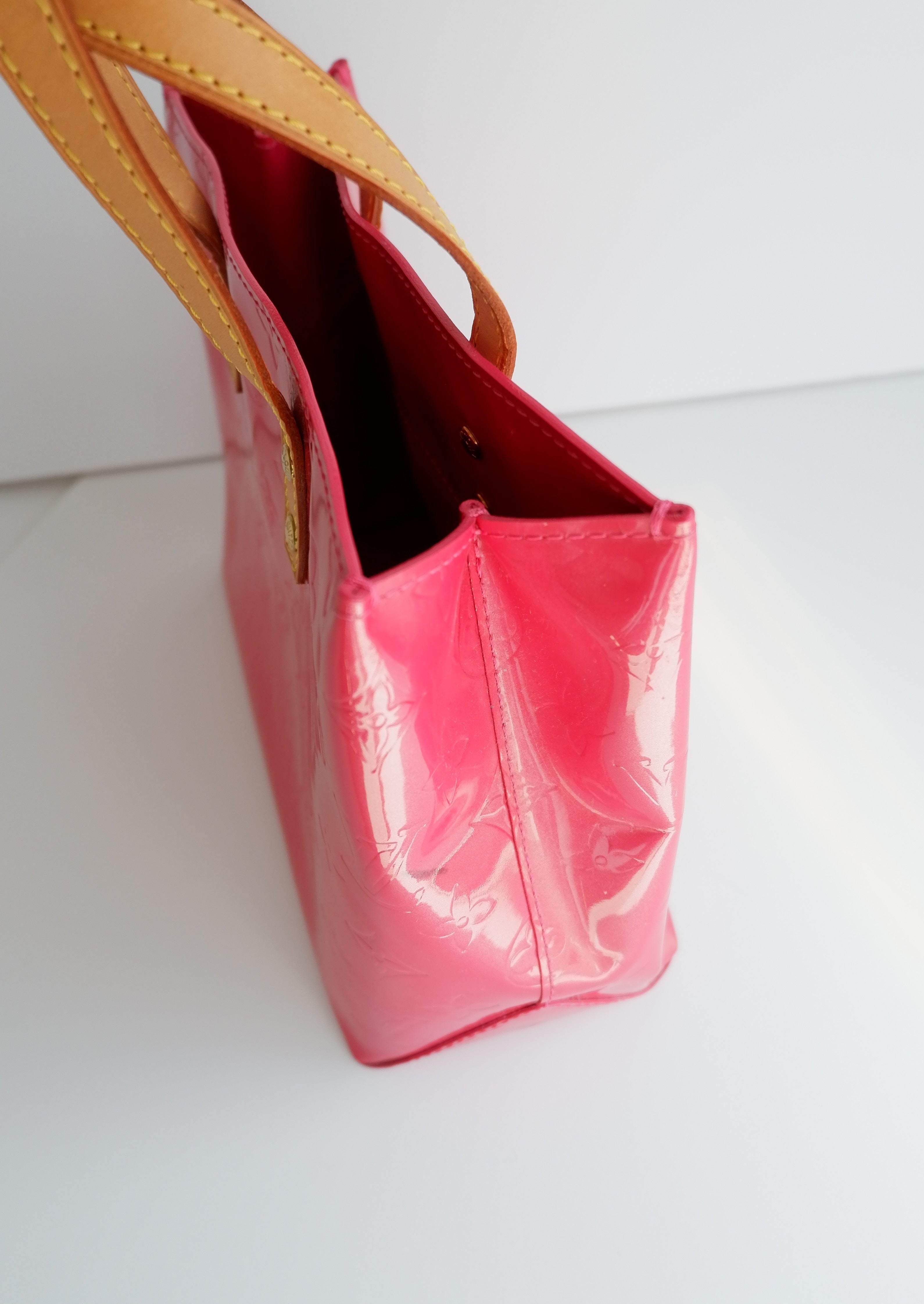 Authentique Sac Louis Vuitton Reade en Vernis Monogram Rose d'occasion