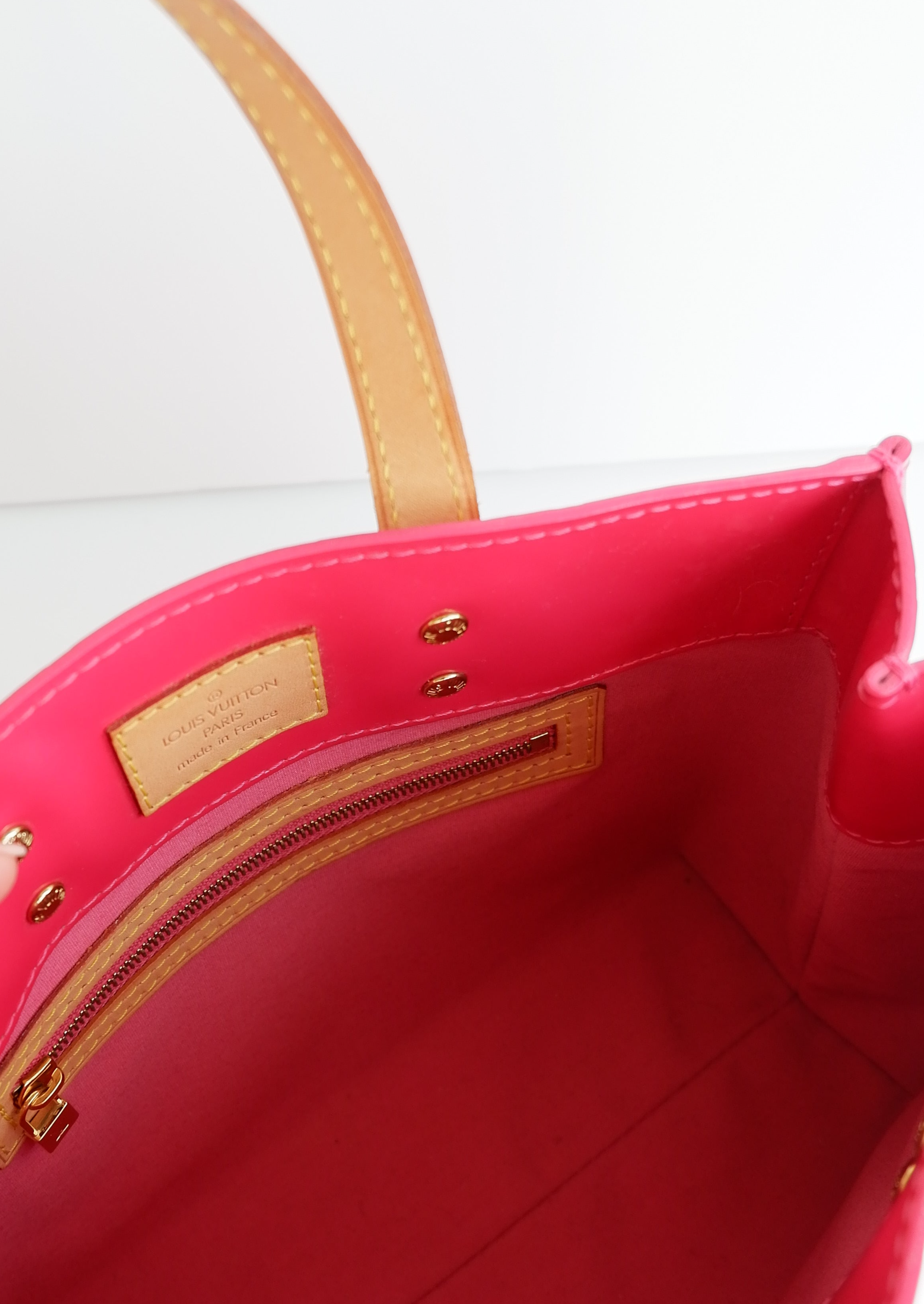Authentique Sac Louis Vuitton Reade en Vernis Monogram Rose d'occasion