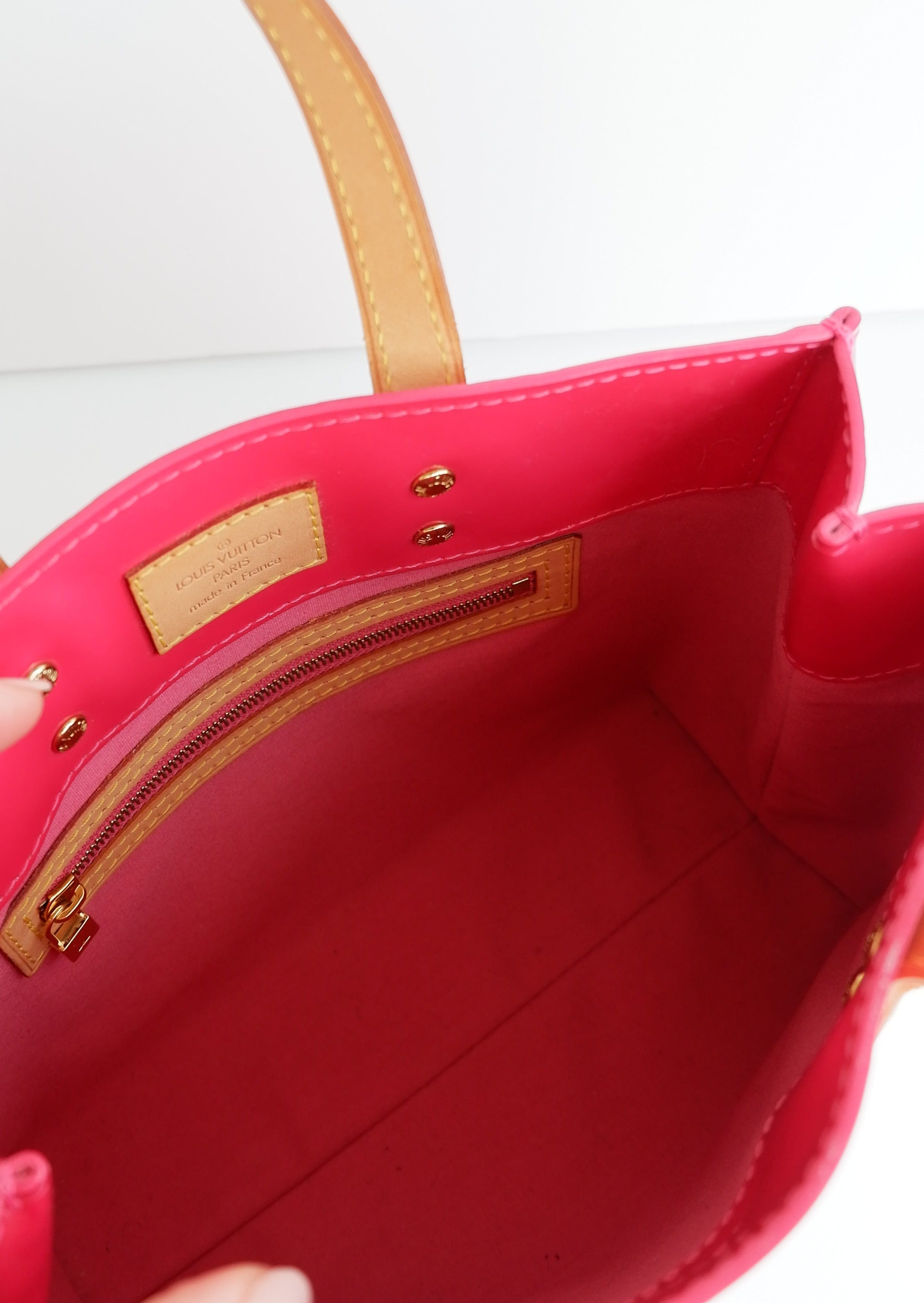Authentique Sac Louis Vuitton Reade en Vernis Monogram Rose d'occasion