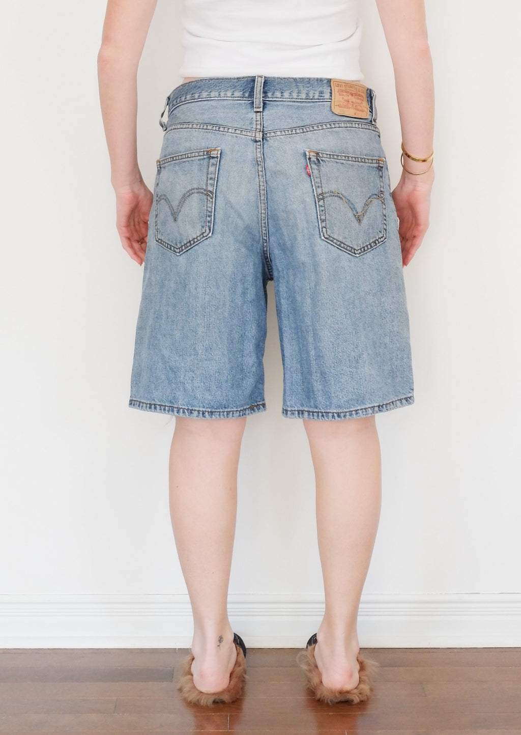 Levis 550 Medium Wash Jean Shorts - 34