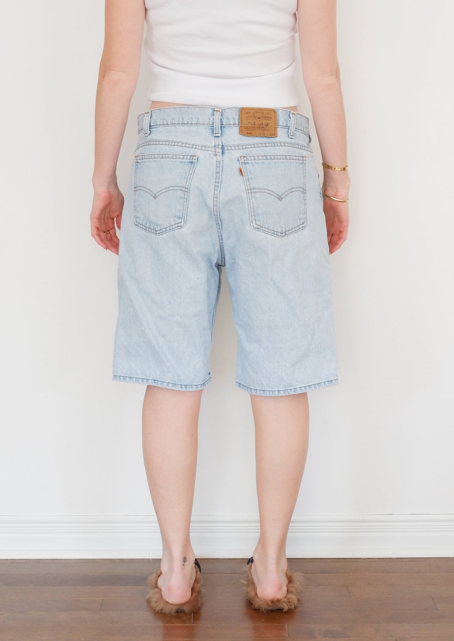 Levis Vintage 550 Light Wash Jean Shorts - 34