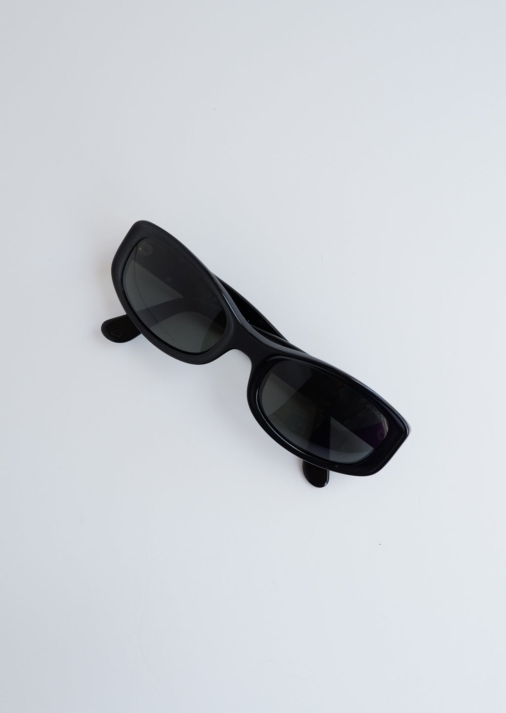 Authentiques lunettes de soleil Bvlgari d'occasion à monture carrée noire