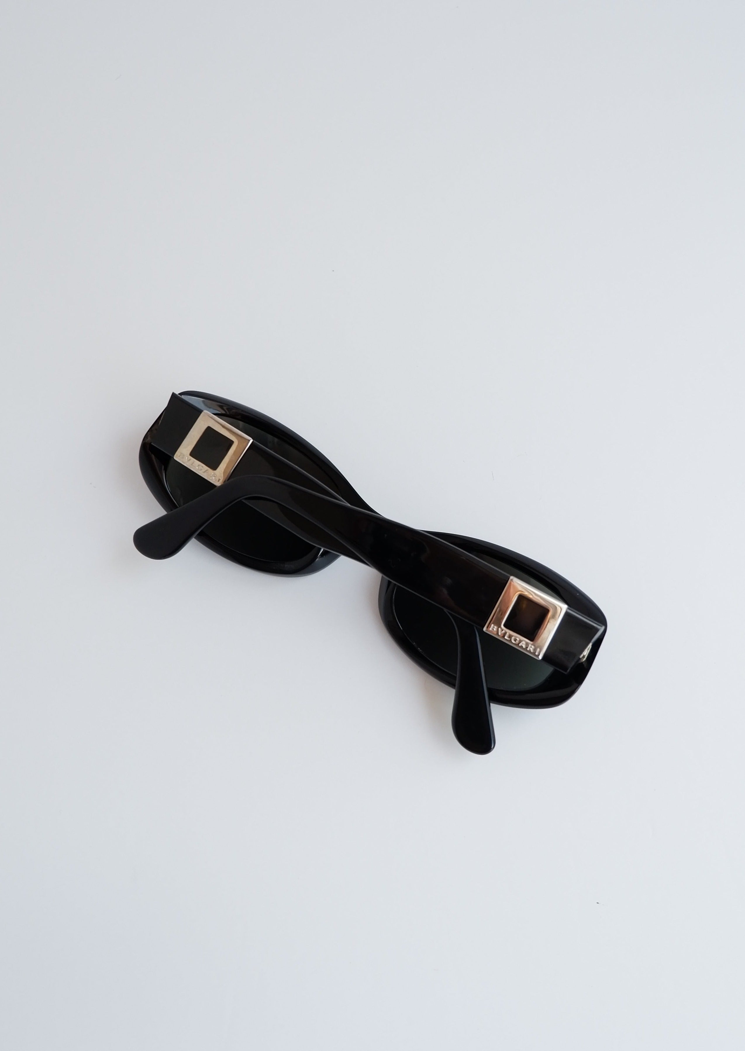 Authentiques lunettes de soleil Bvlgari d'occasion à monture carrée noire