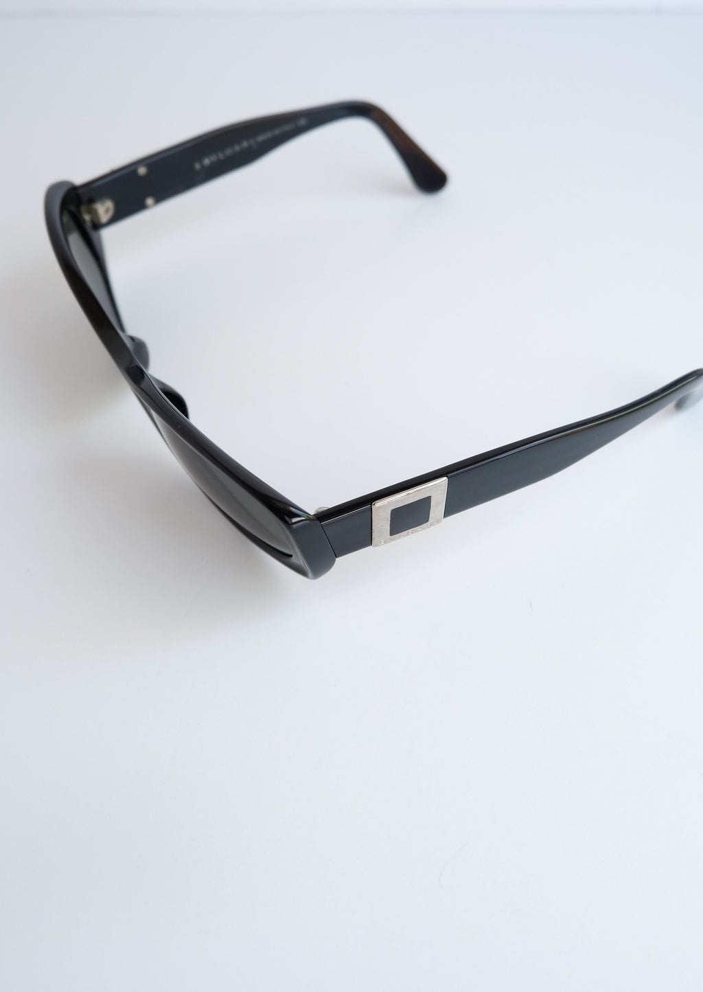 Authentiques lunettes de soleil Bvlgari d'occasion à monture carrée noire