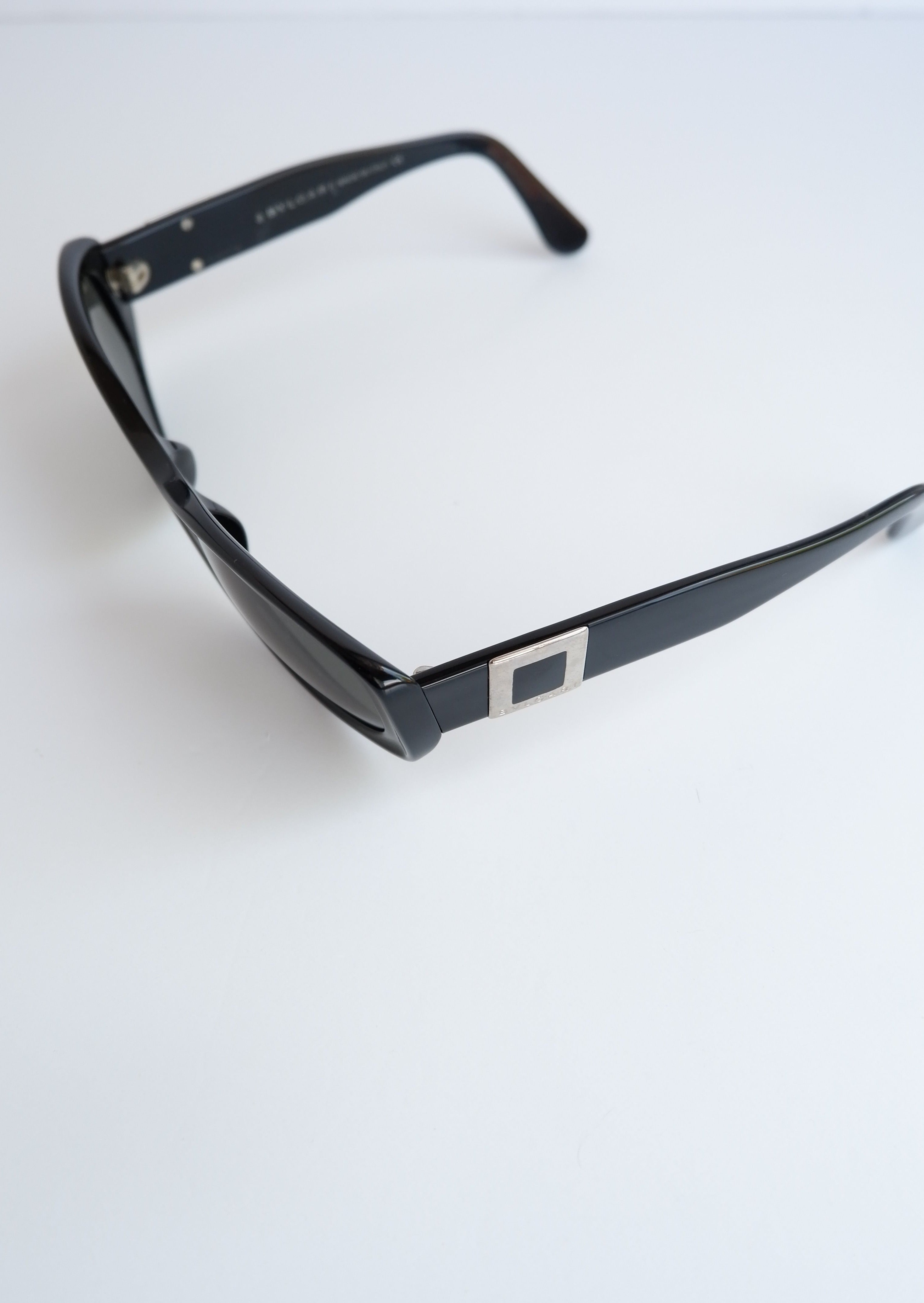 Authentiques lunettes de soleil Bvlgari d'occasion à monture carrée noire
