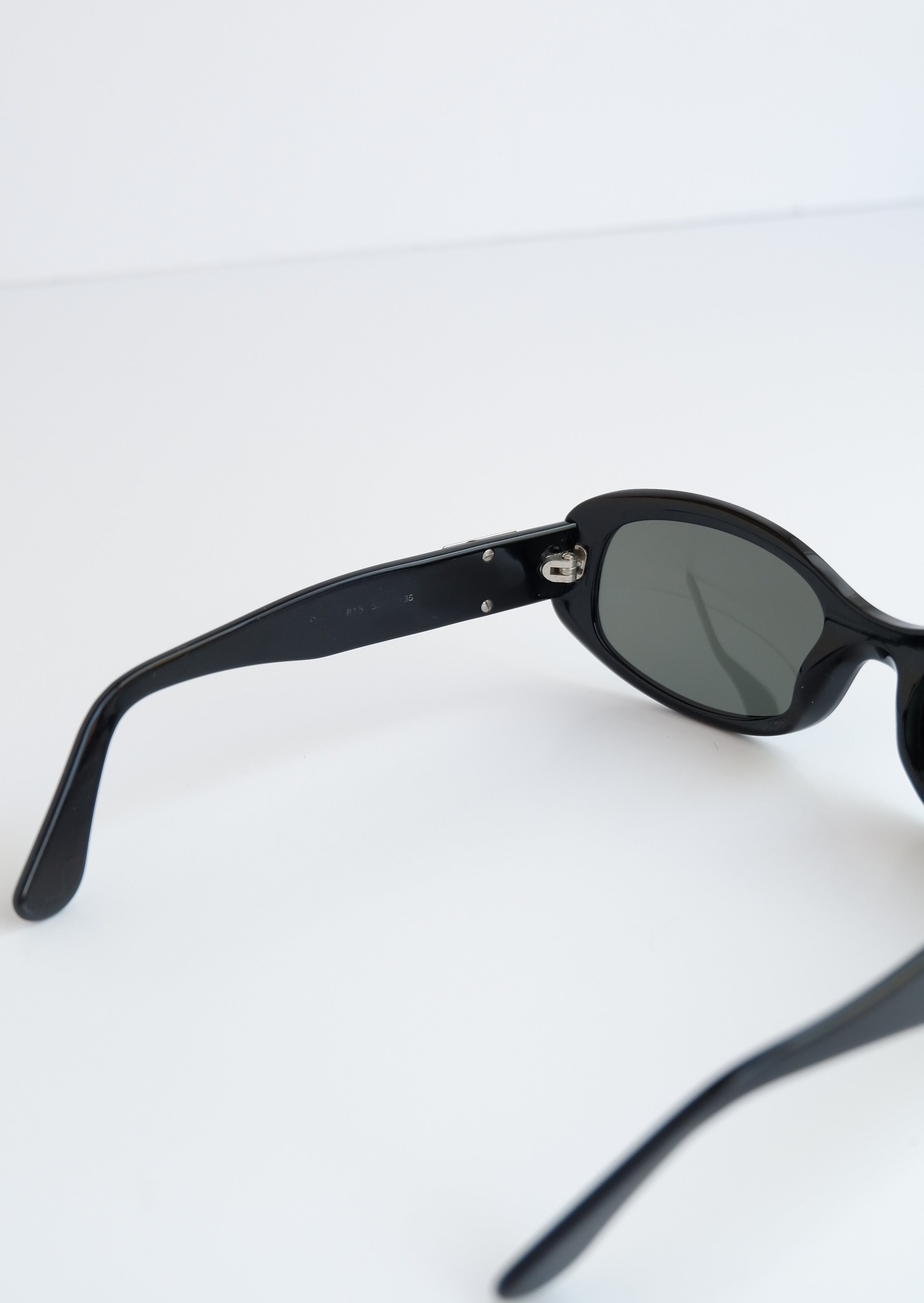 Authentiques lunettes de soleil Bvlgari d'occasion à monture carrée noire