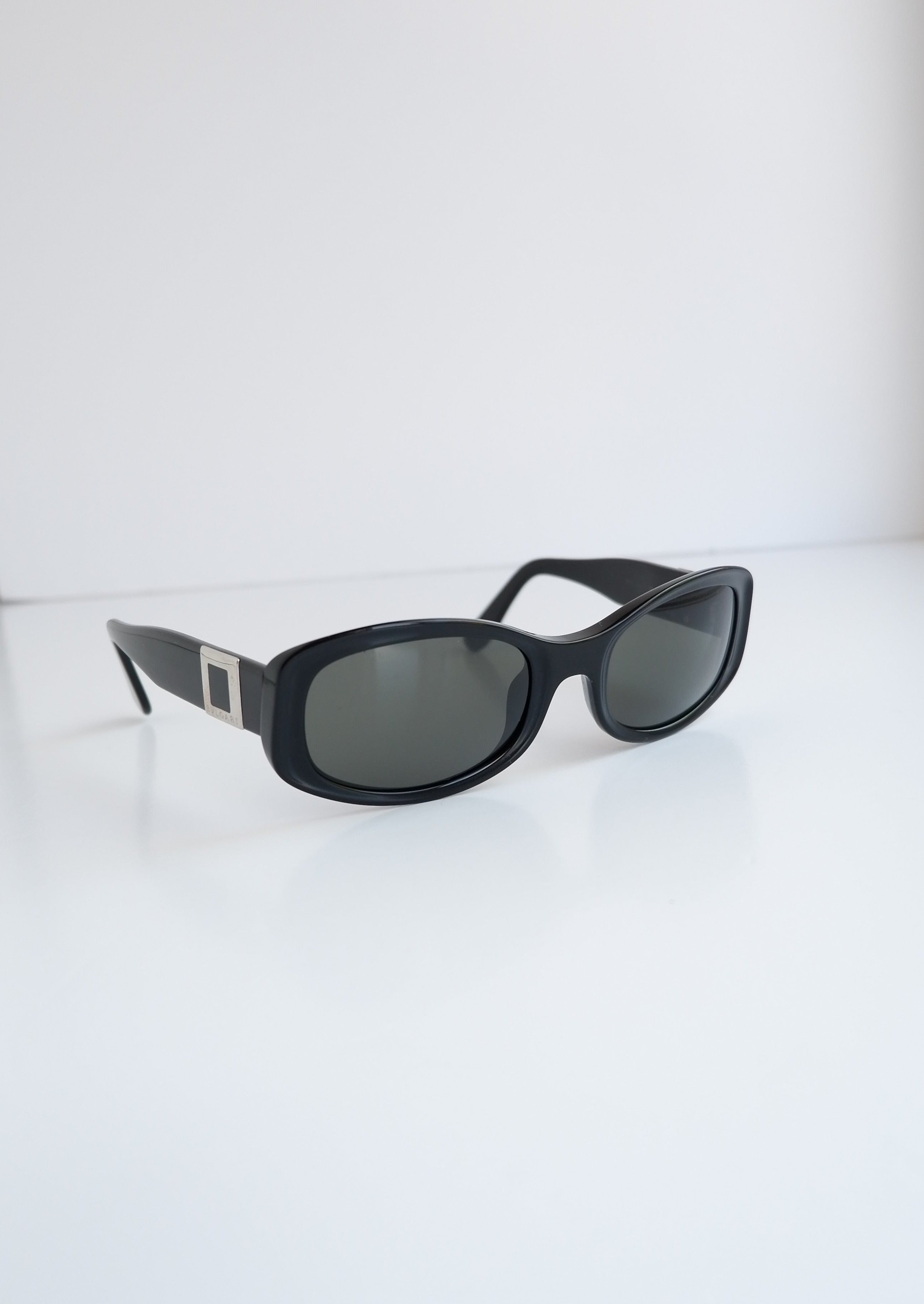 Authentiques lunettes de soleil Bvlgari d'occasion à monture carrée noire