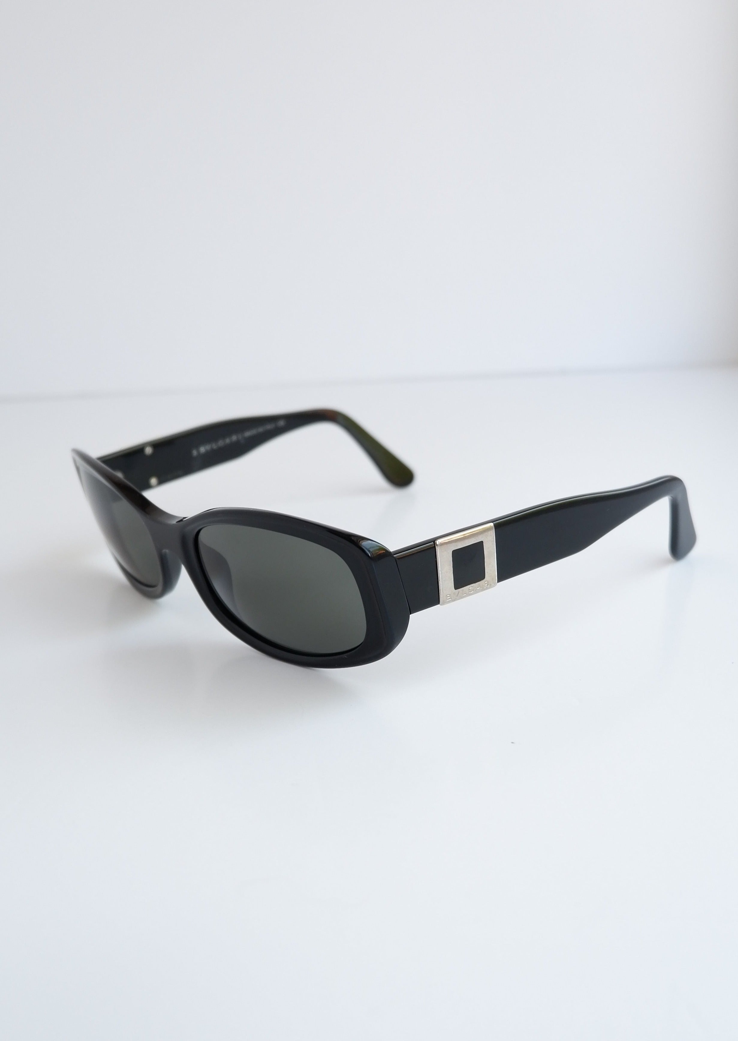 Authentiques lunettes de soleil Bvlgari d'occasion à monture carrée noire