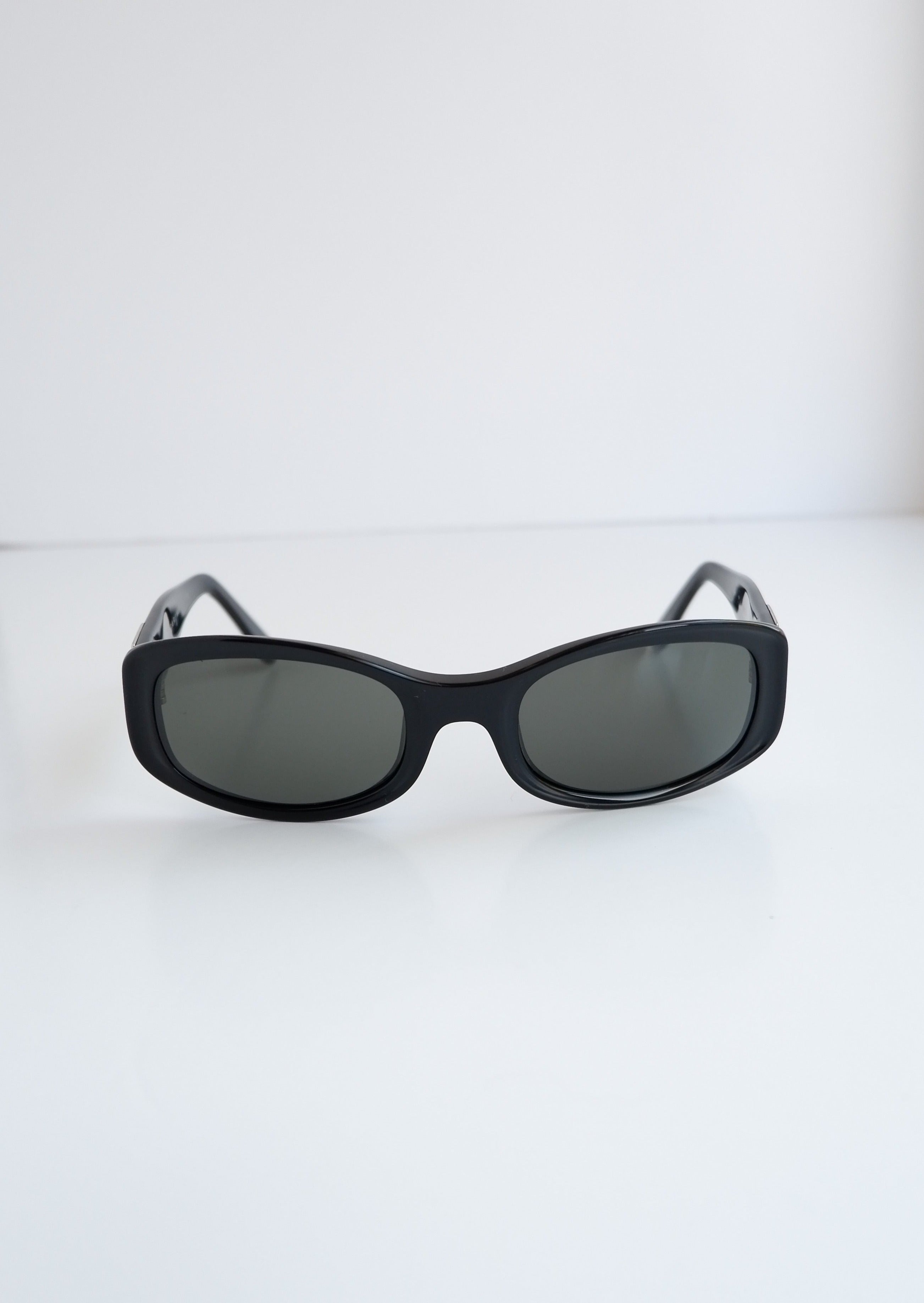 Authentiques lunettes de soleil Bvlgari d'occasion à monture carrée noire