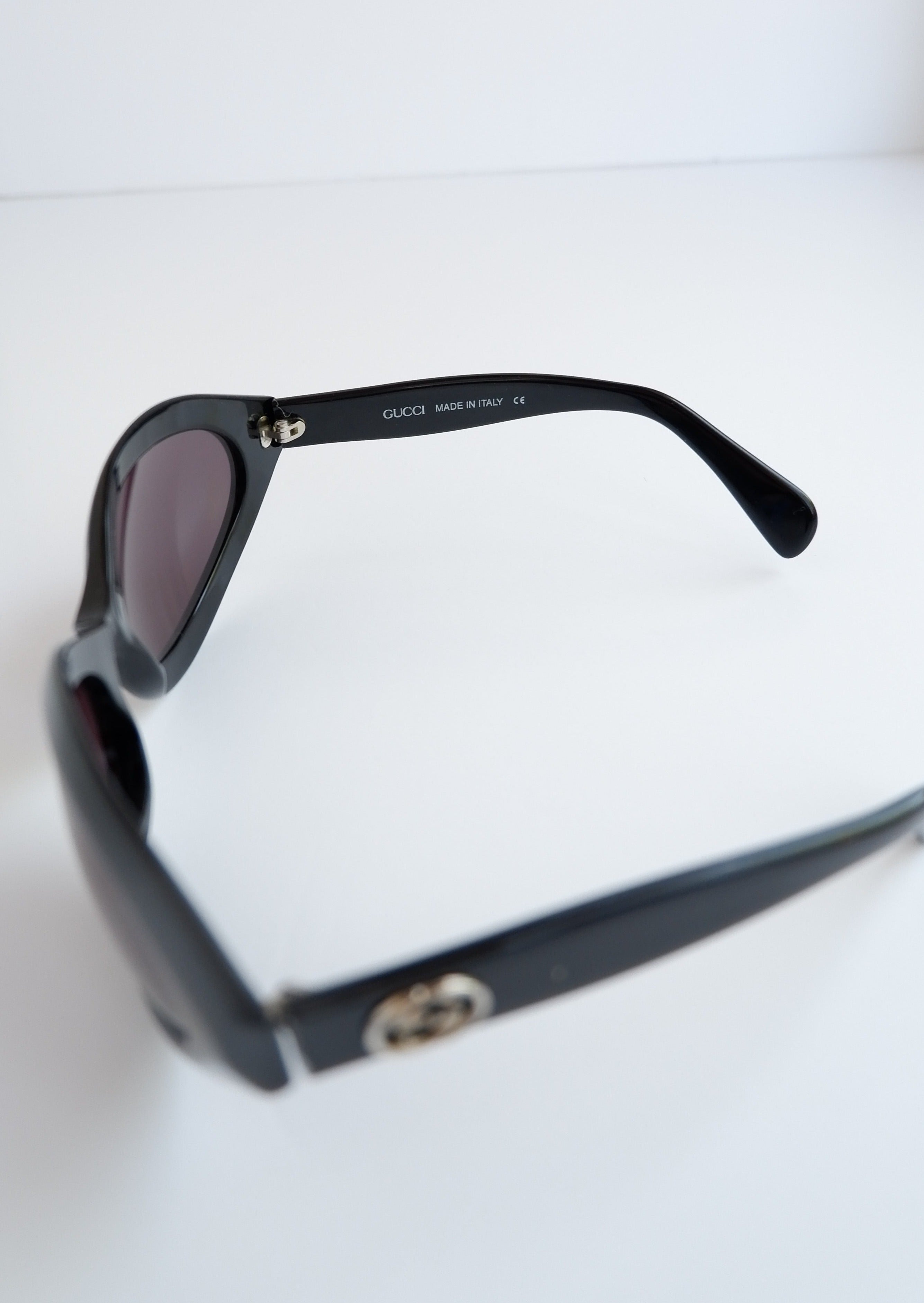 Véritables lunettes de soleil vintage Gucci d'occasion à monture ronde noire