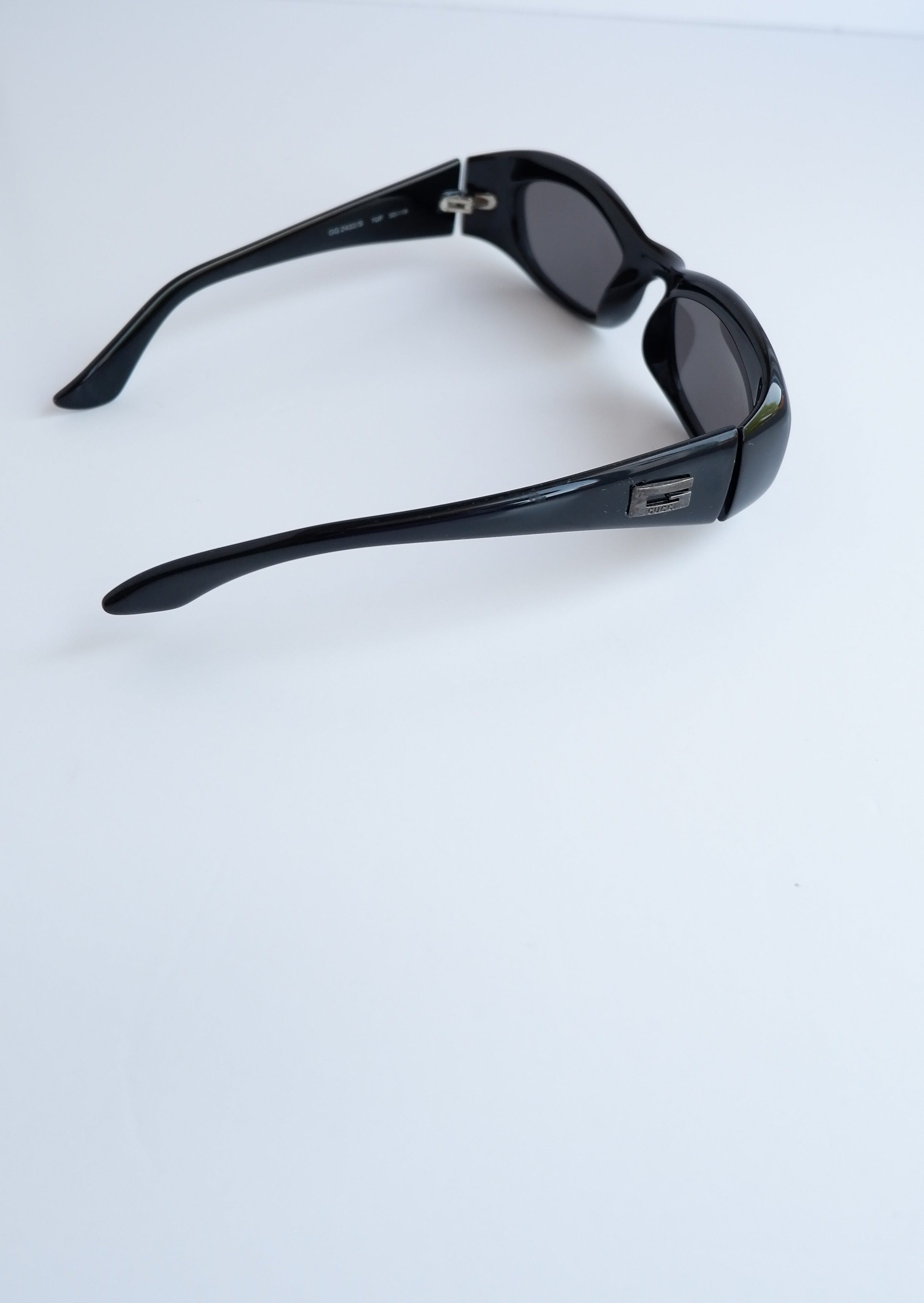 Authentiques lunettes de soleil vintage Gucci à monture carrée noires