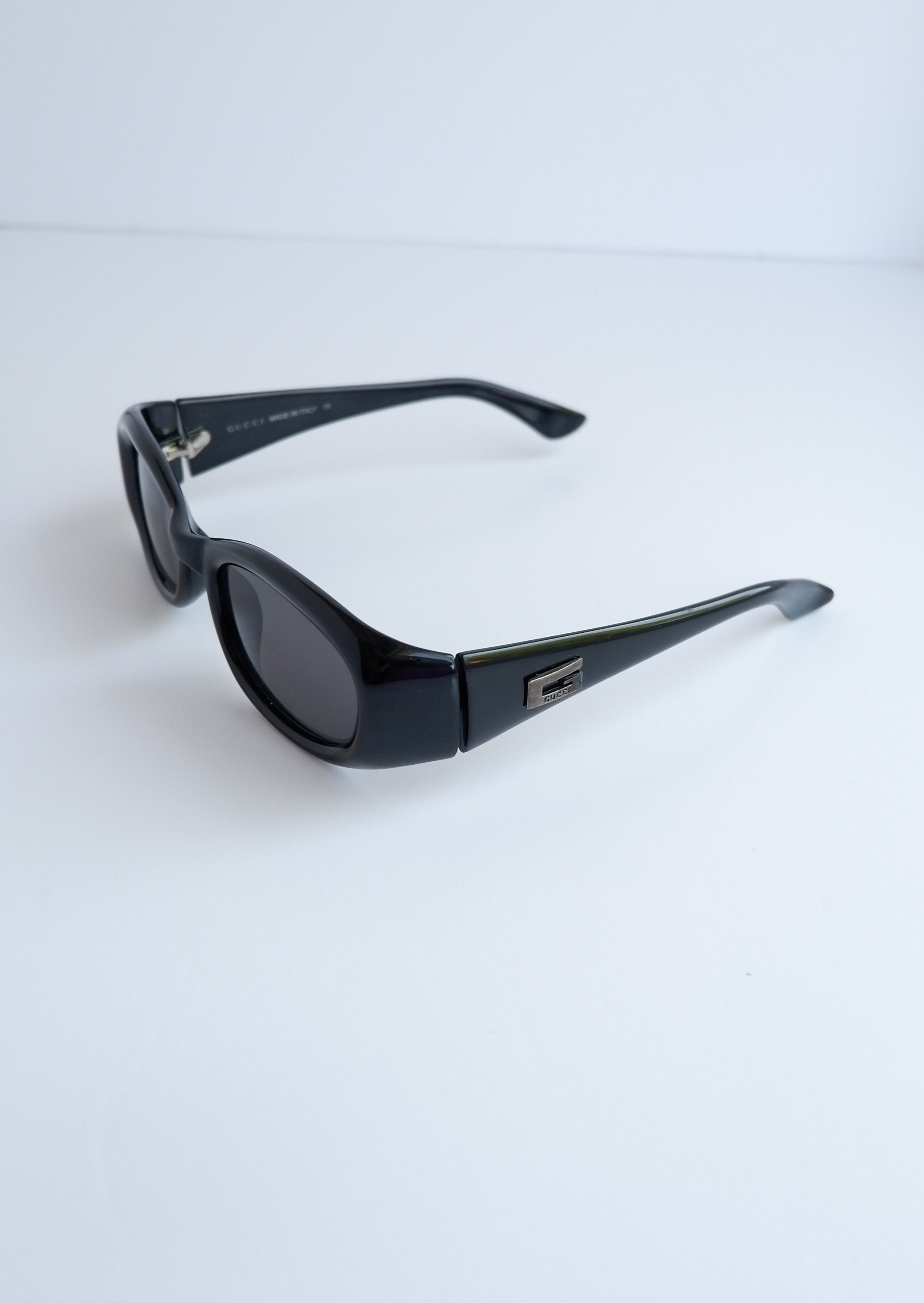 Authentiques lunettes de soleil vintage Gucci à monture carrée noires