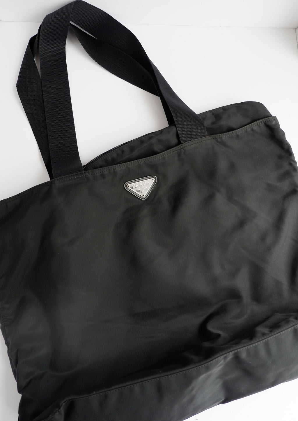 Authentique Sac fourre-tout Prada en nylon noir grande taille d'occasion