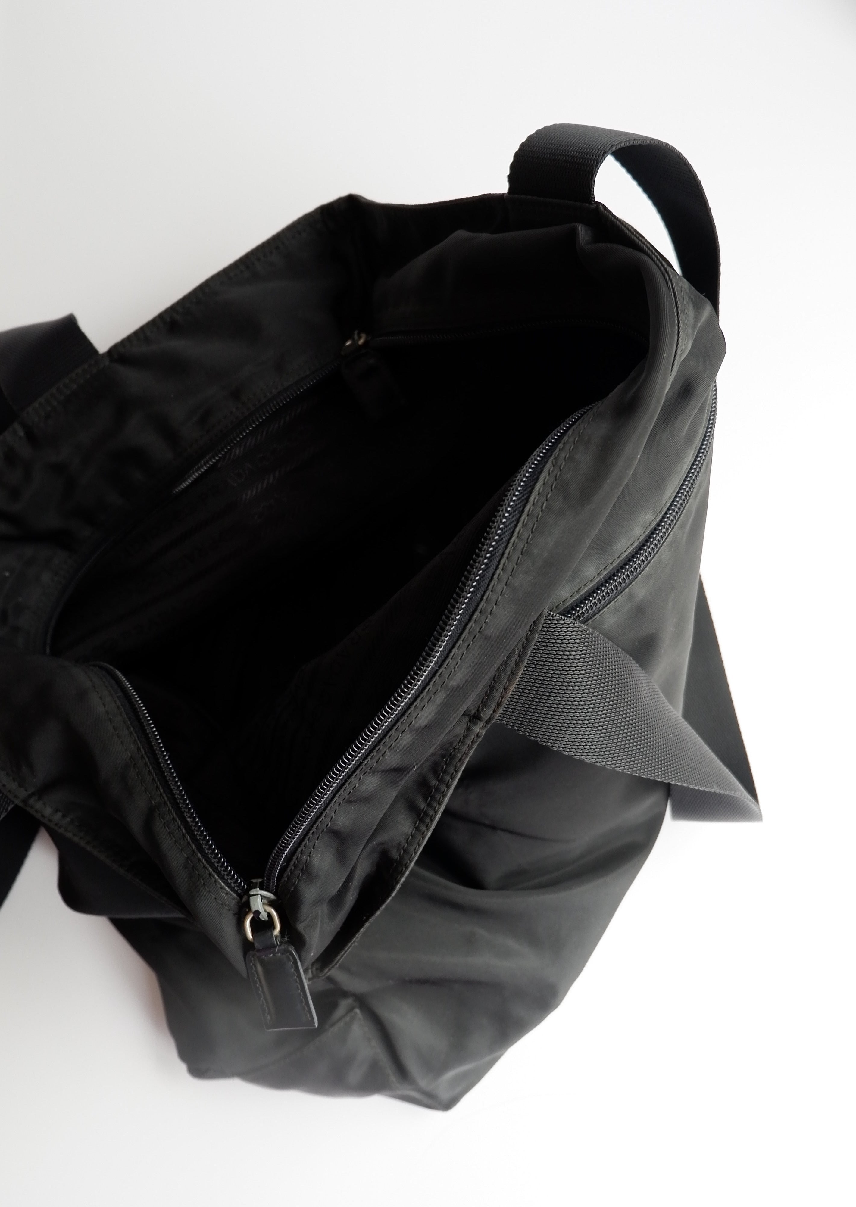 Authentique Sac fourre-tout Prada en nylon noir grande taille d'occasion