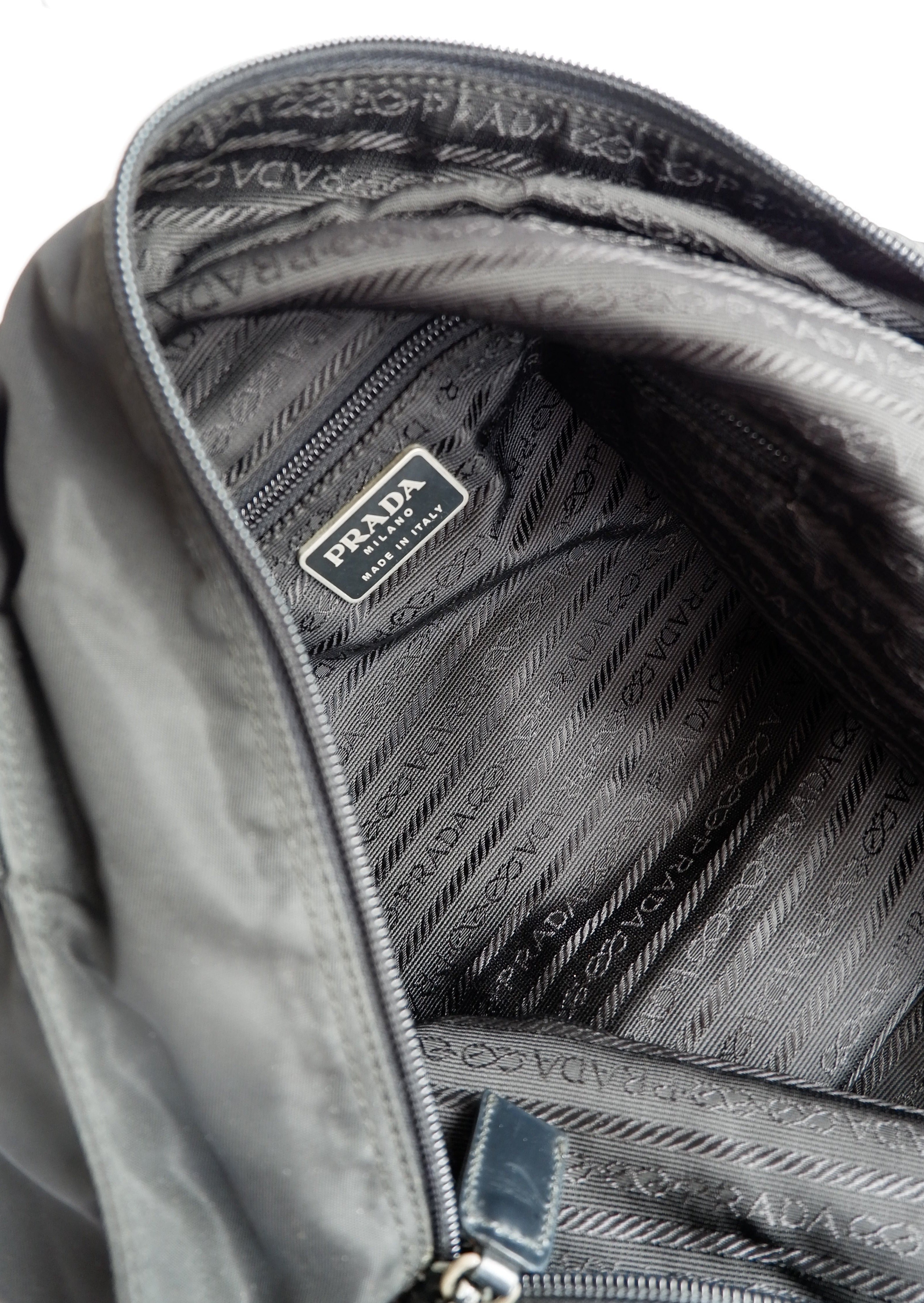 Authentique Sac fourre-tout Prada en nylon noir grande taille d'occasion