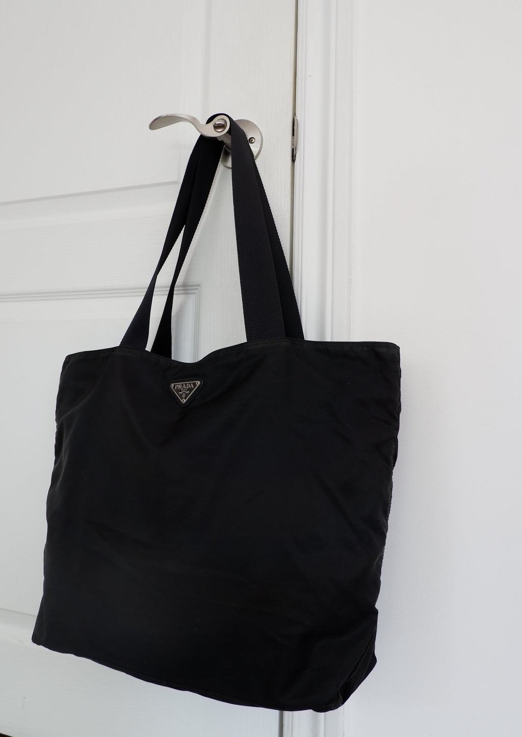 Authentique Sac fourre-tout Prada en nylon noir grande taille d'occasion