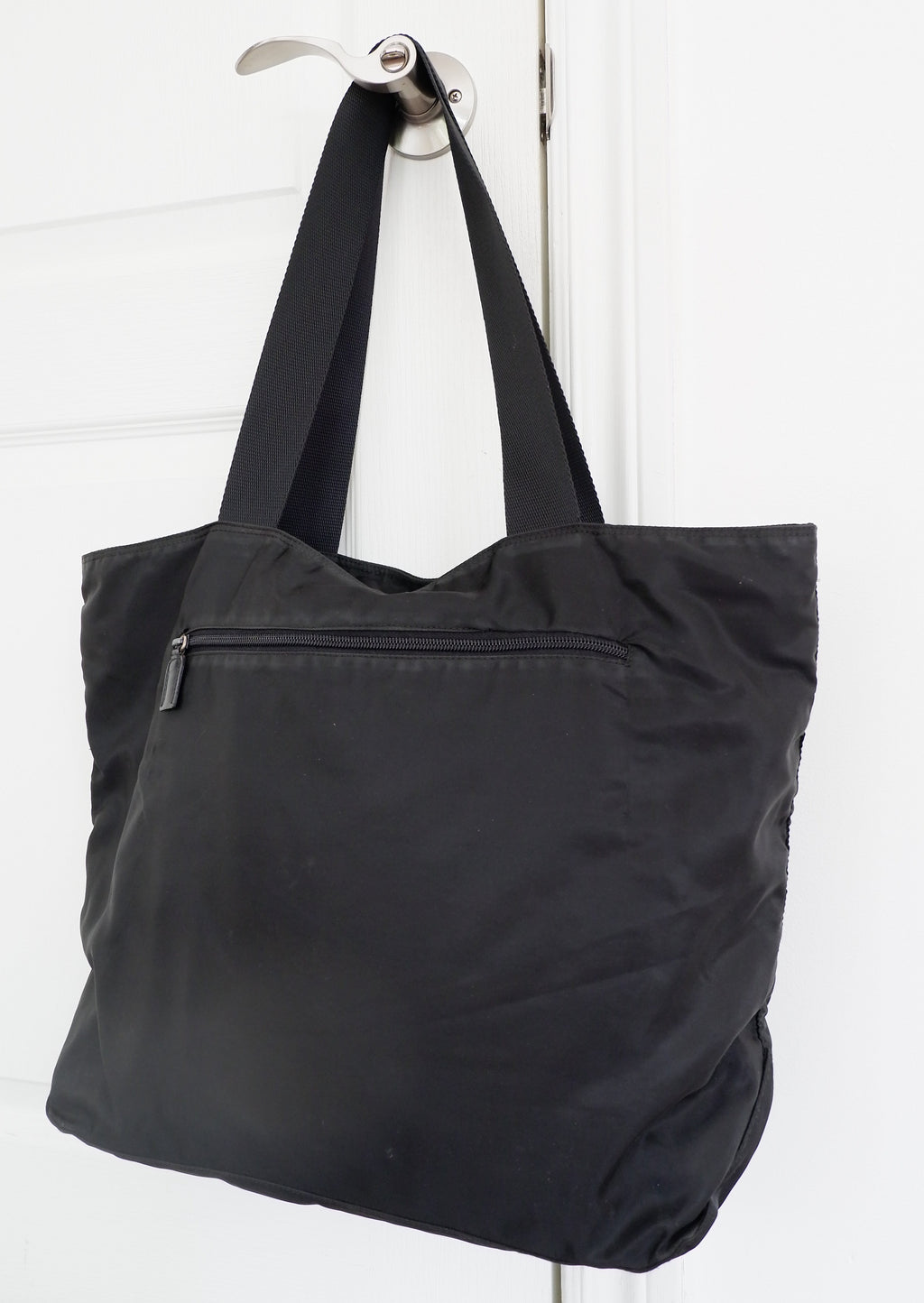 Authentique Sac fourre-tout Prada en nylon noir grande taille d'occasion