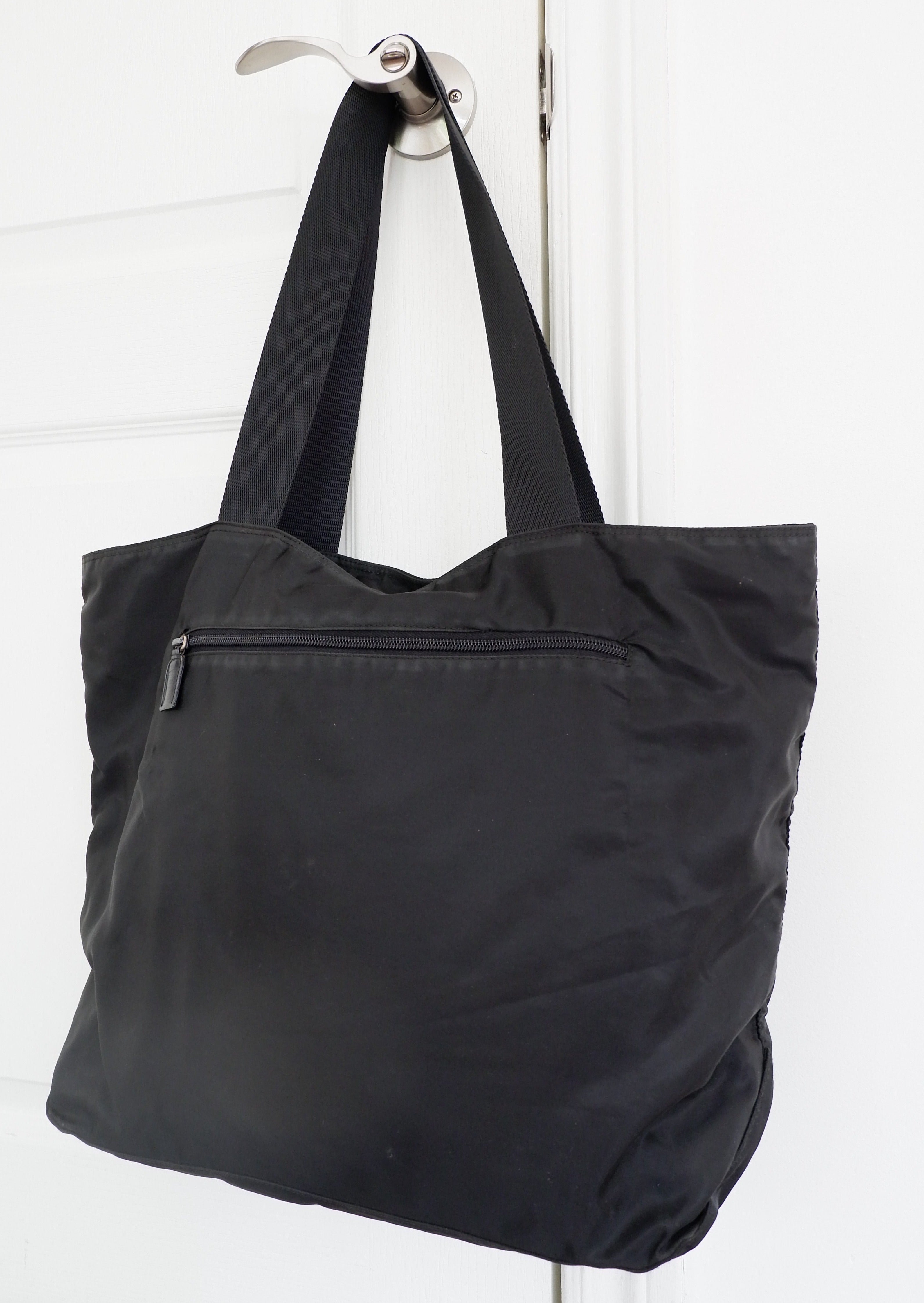Authentique Sac fourre-tout Prada en nylon noir grande taille d'occasion