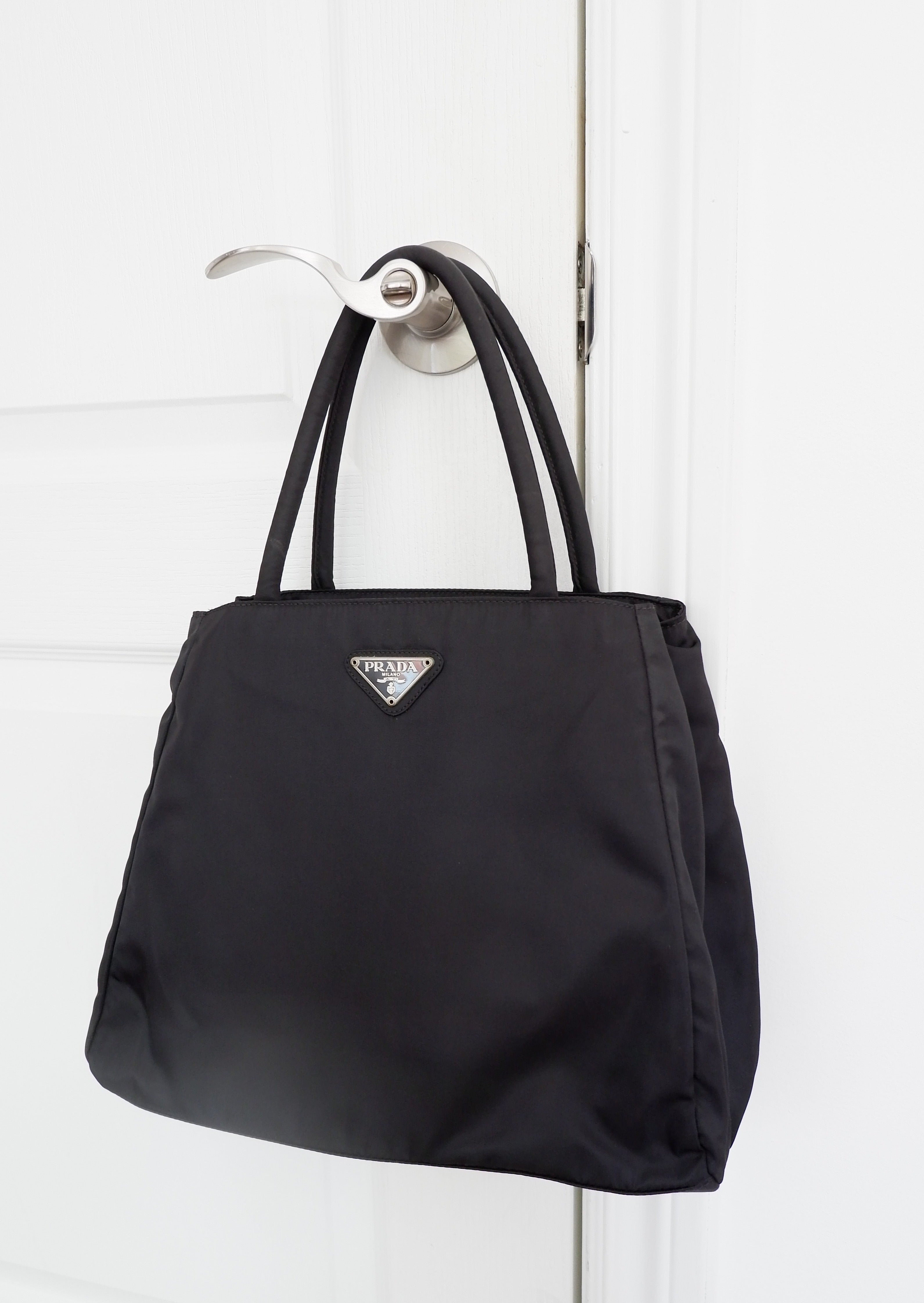 Sac cabas vintage Prada authentique en nylon noir à anse supérieure