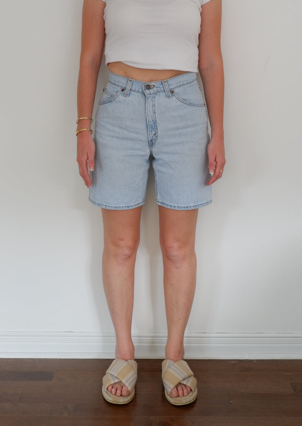 Short en jean délavé Levis Vintage 950 - 27