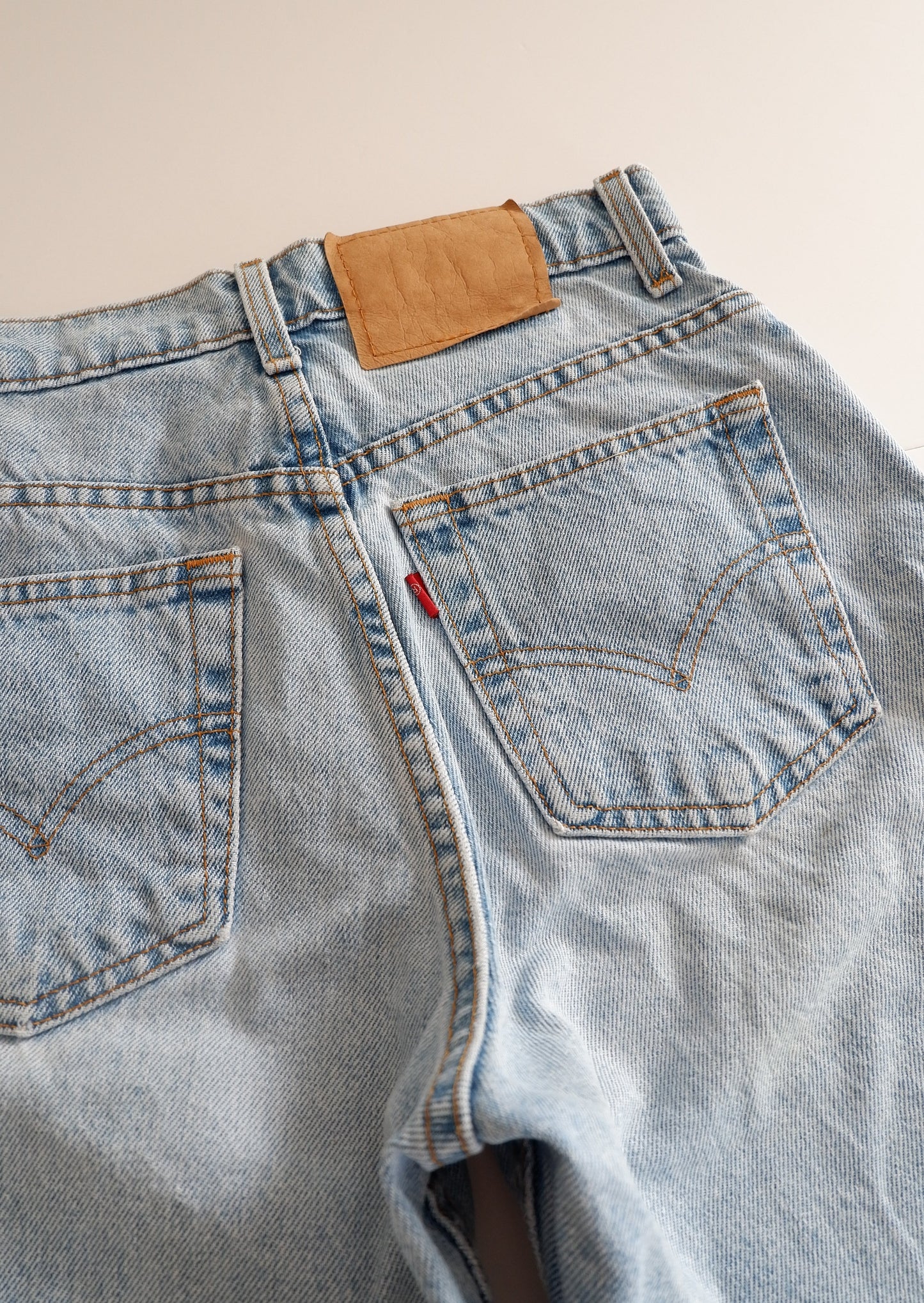 Levis Vintage 550 Light Wash Relaxed Fit Jean Shorts - 26