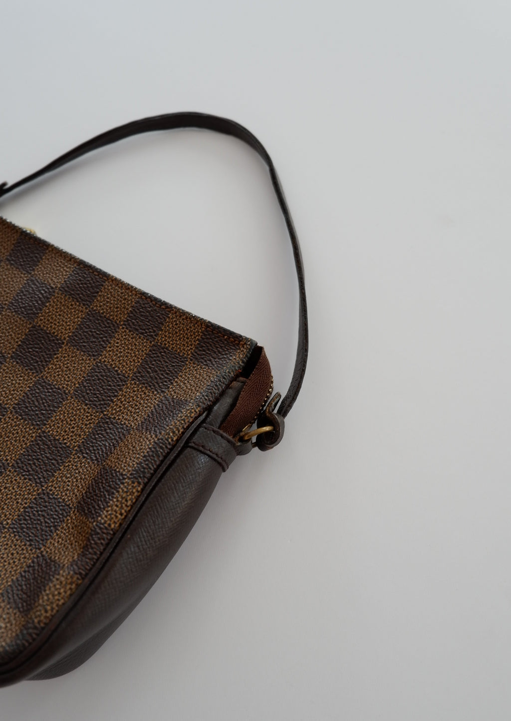 Pochette accessoire Louis Vuitton Damier Ebene Trousse, pré-aimée et authentique