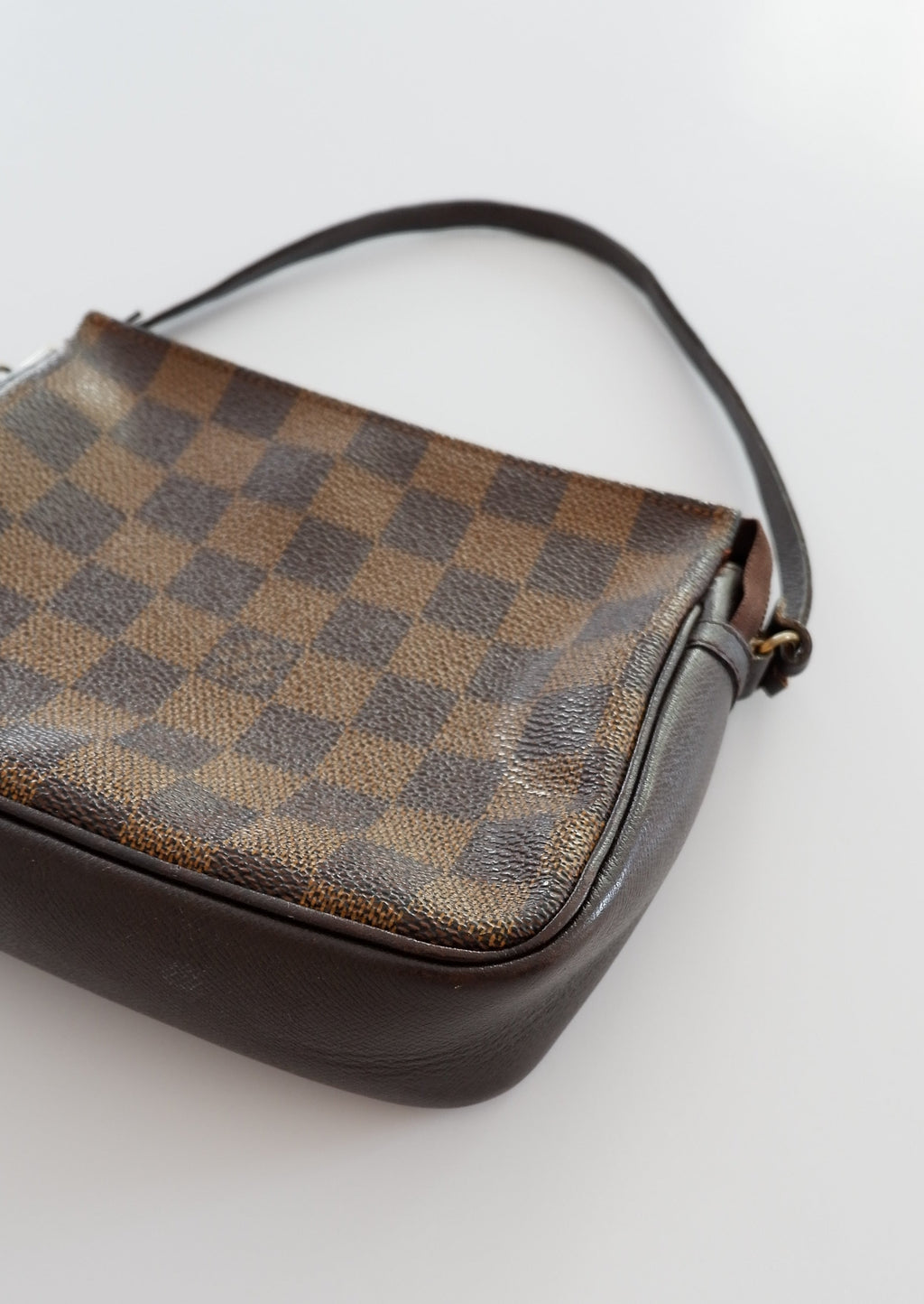 Pochette accessoire Louis Vuitton Damier Ebene Trousse, pré-aimée et authentique