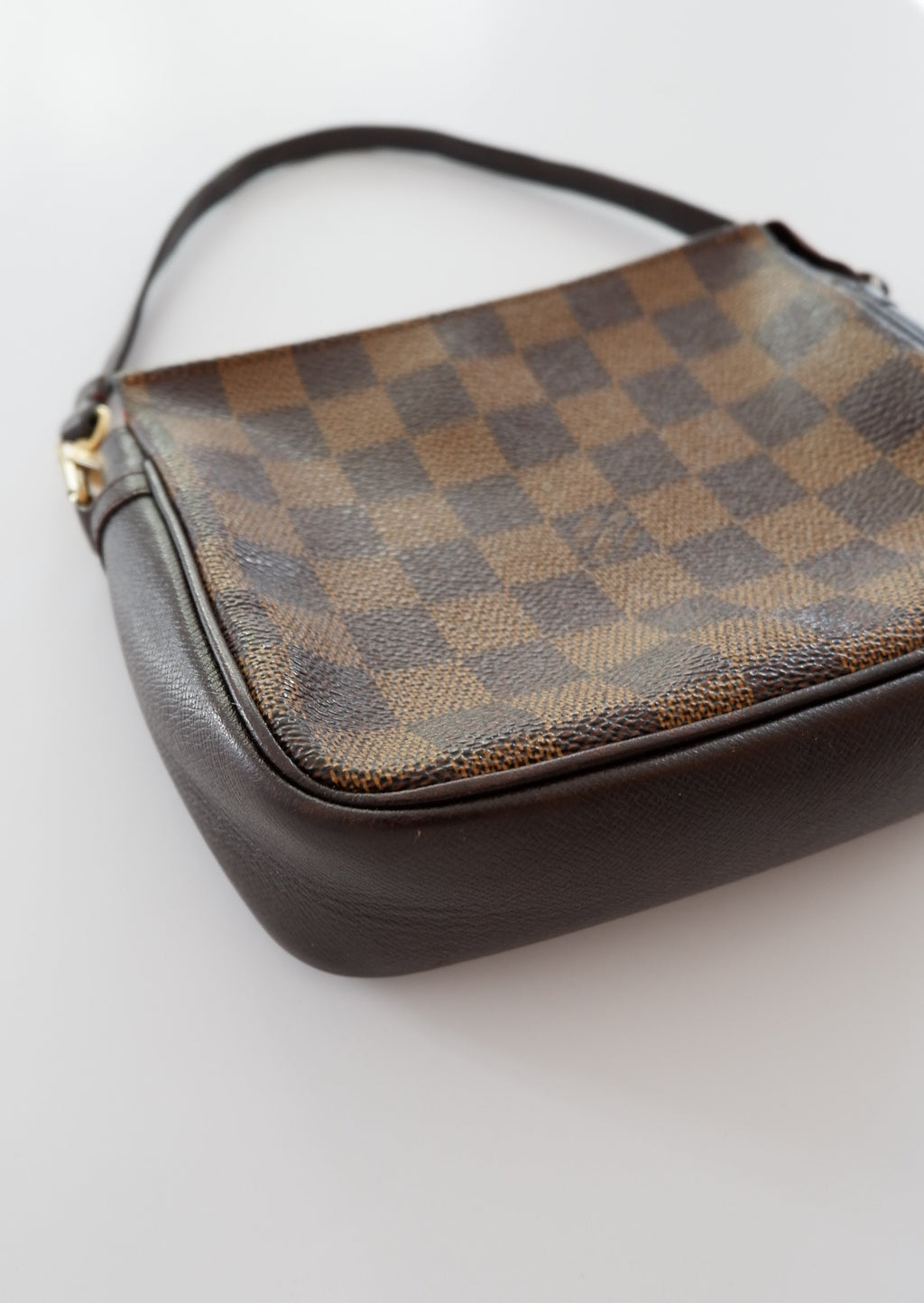 Pochette accessoire Louis Vuitton Damier Ebene Trousse, pré-aimée et authentique