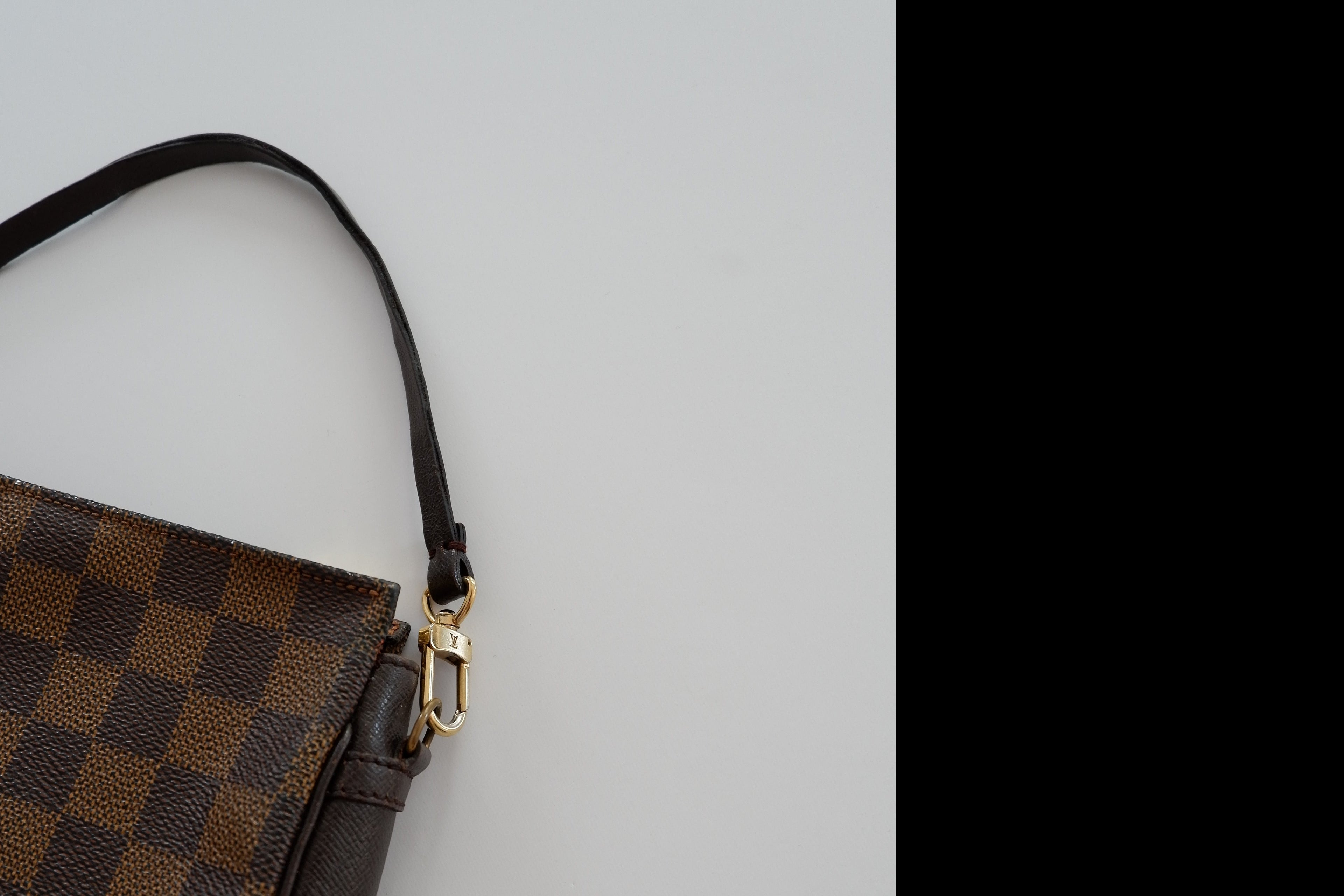 Pochette accessoire Louis Vuitton Damier Ebene Trousse, pré-aimée et authentique
