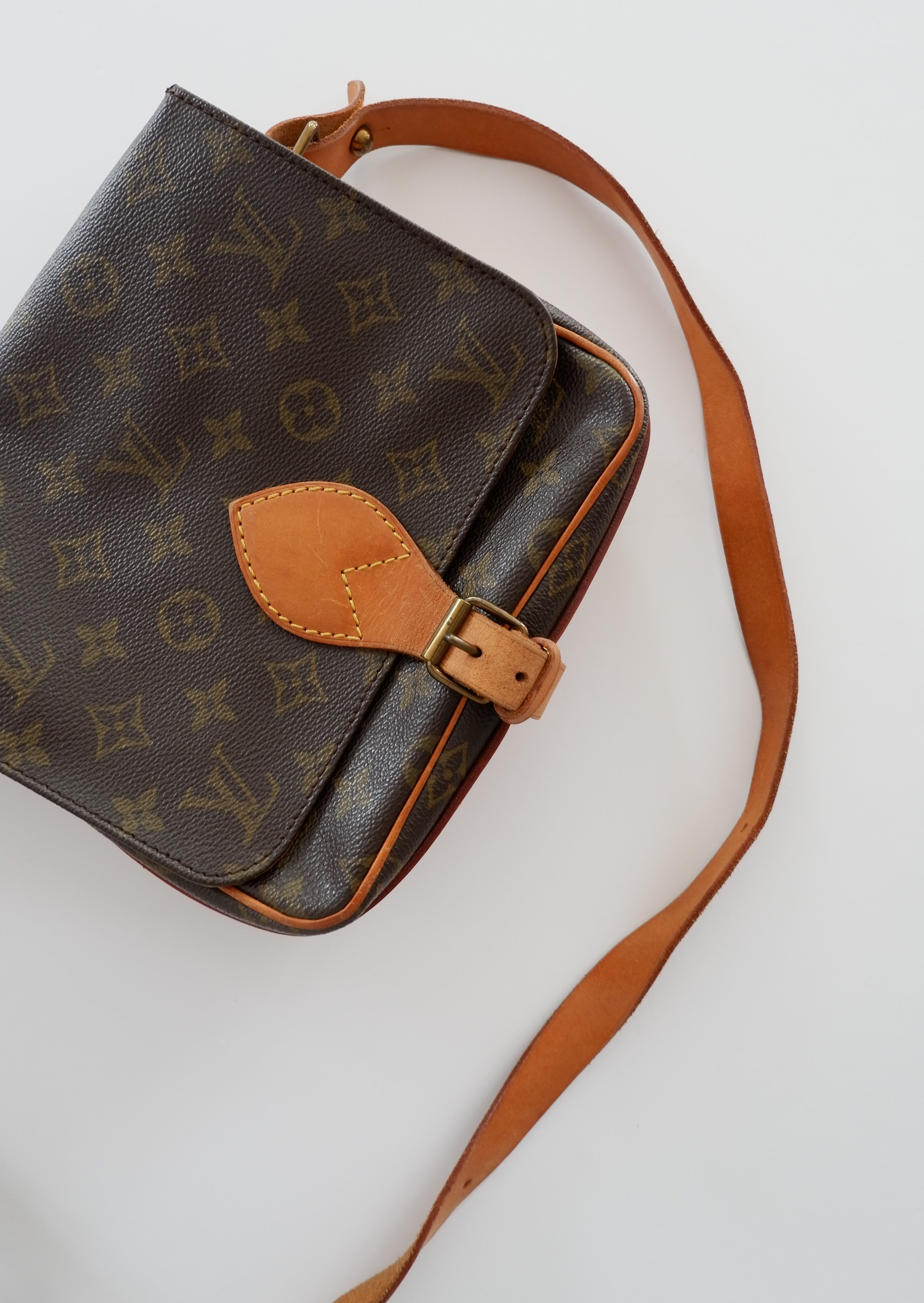Sac bandoulière Louis Vuitton Cartouchière authentique d'occasion vintage