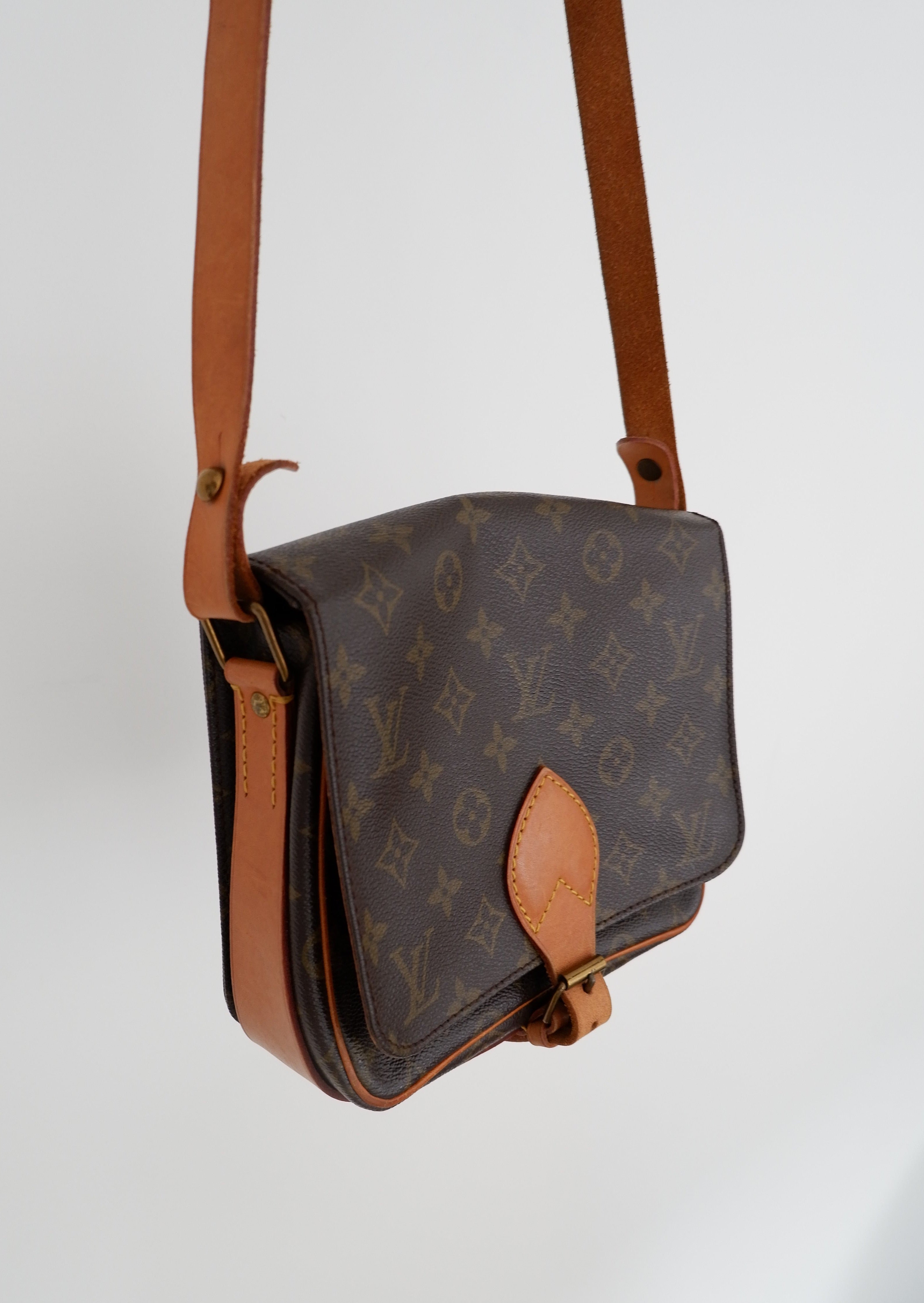Sac bandoulière Louis Vuitton Cartouchière authentique d'occasion vintage