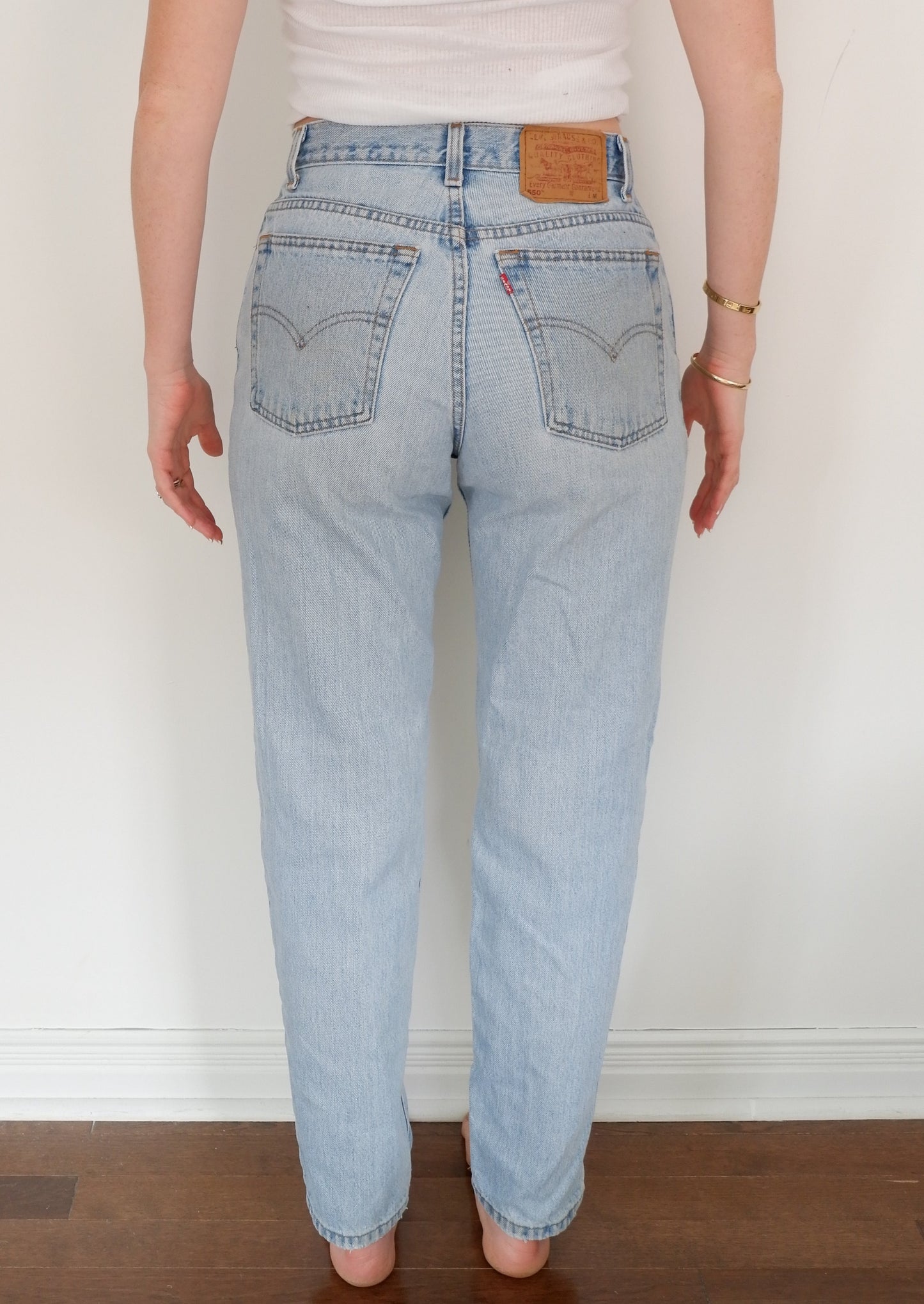 Levis Vintage 550 Light Wash Jeans - 28