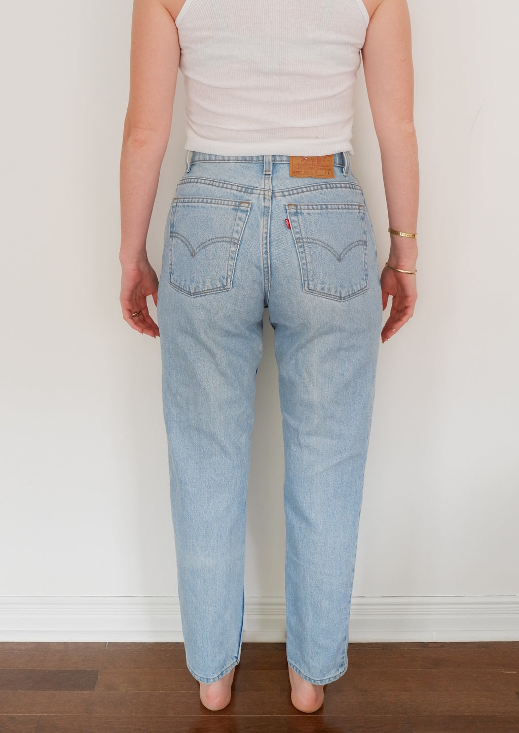 Levis Vintage 550 Light Wash Jeans - 29